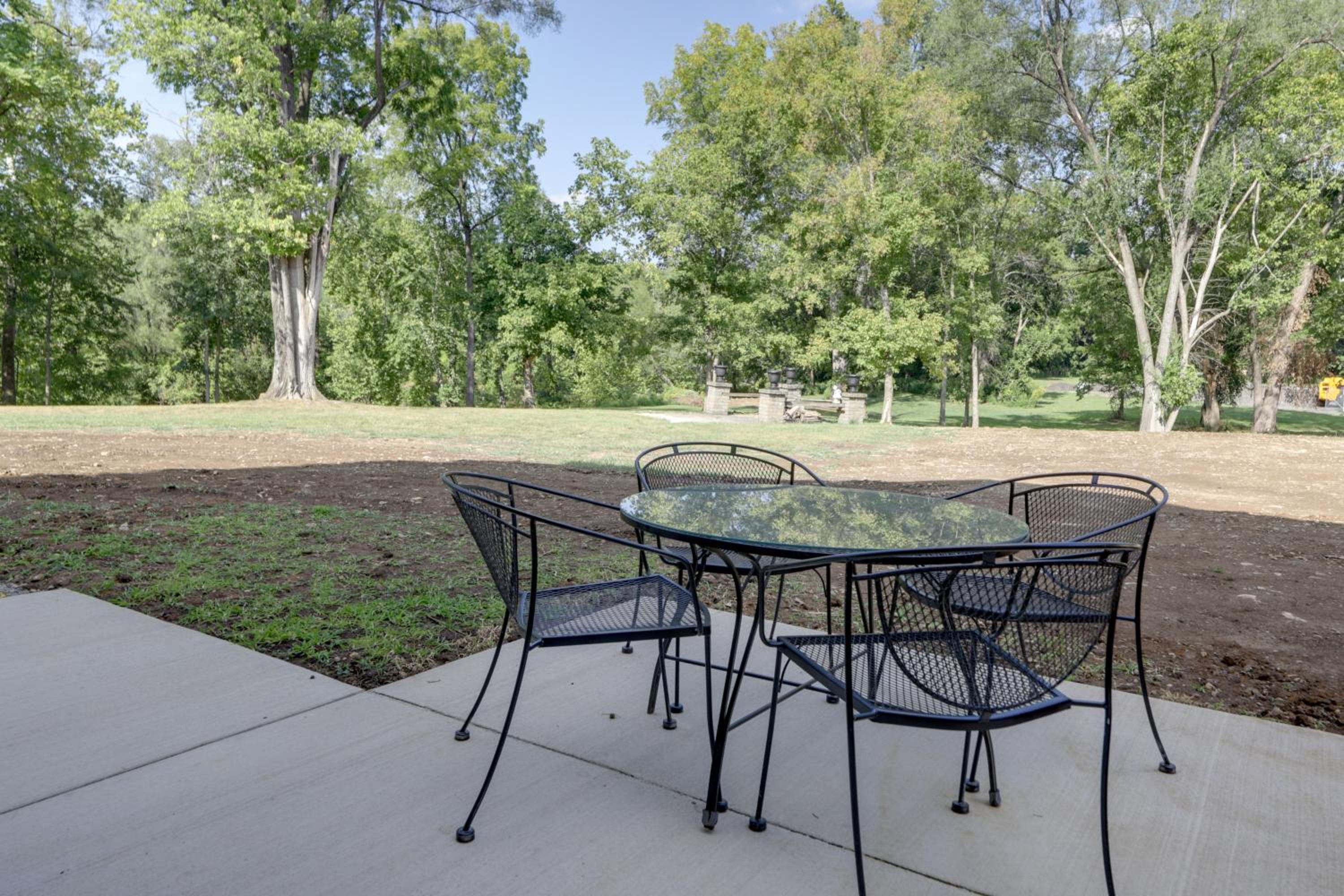 Unique Studio on Obanyon Creek in Dtwn Loveland!