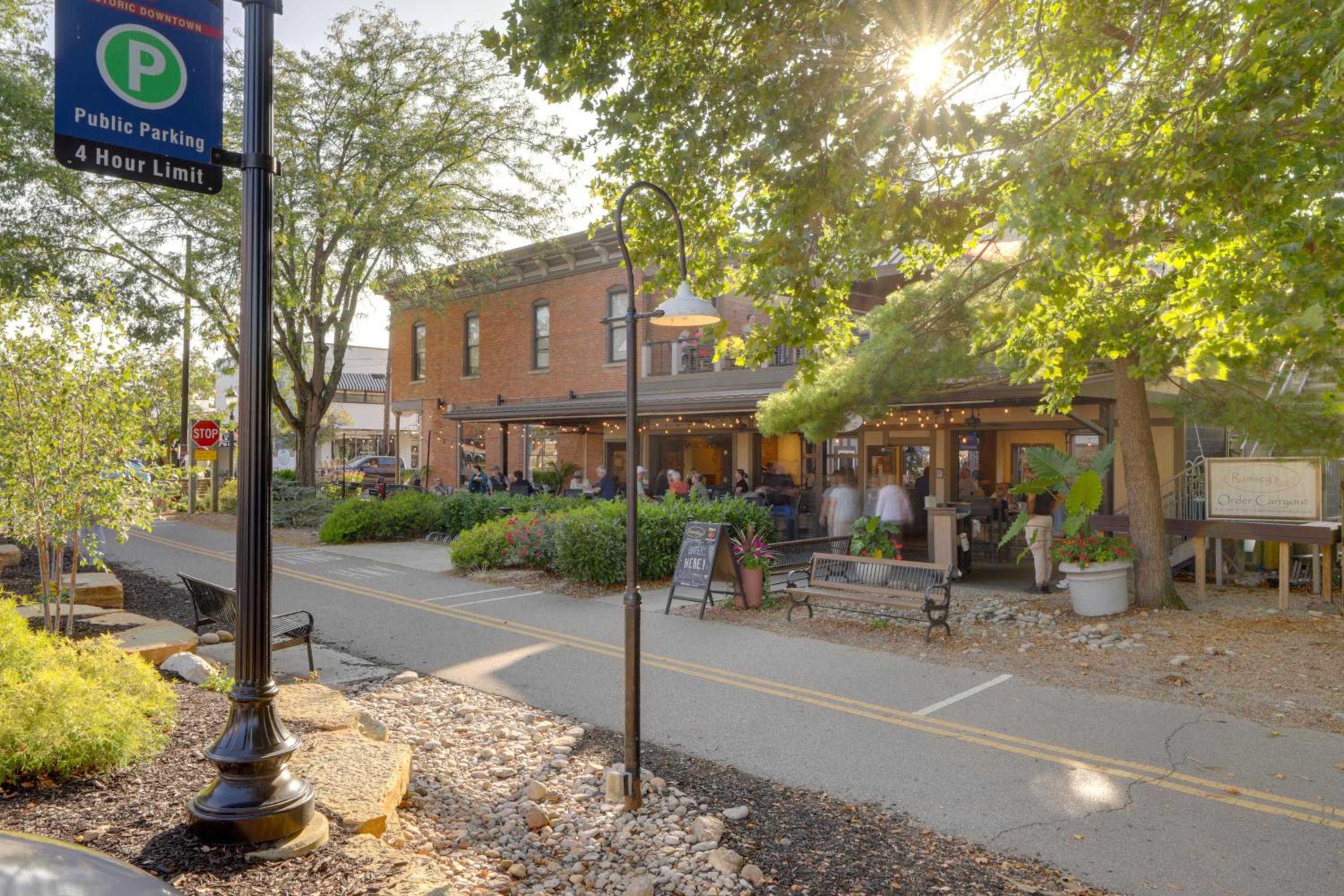 Unique Studio on Obanyon Creek in Dtwn Loveland!