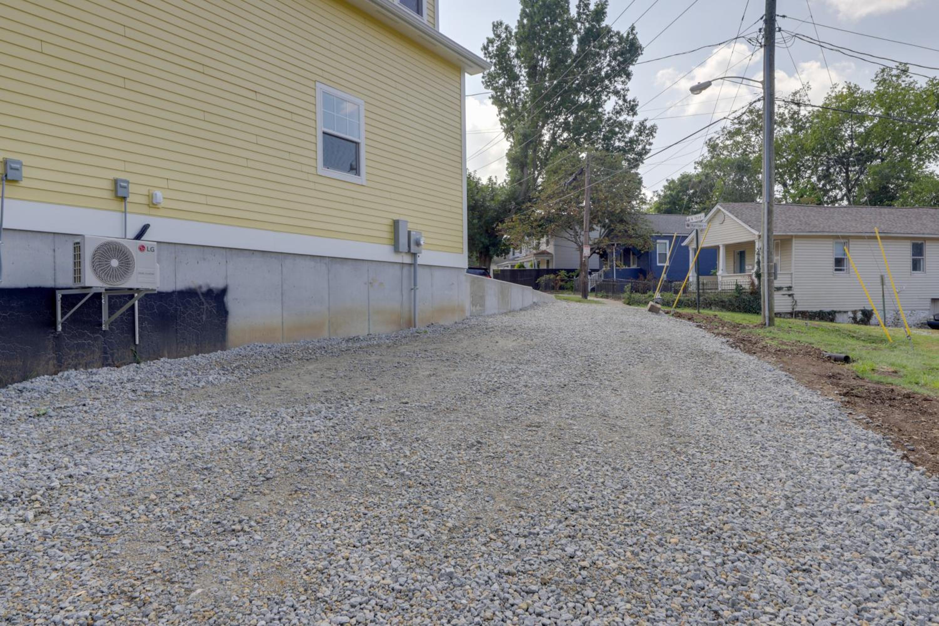Unique Studio on Obanyon Creek in Dtwn Loveland!