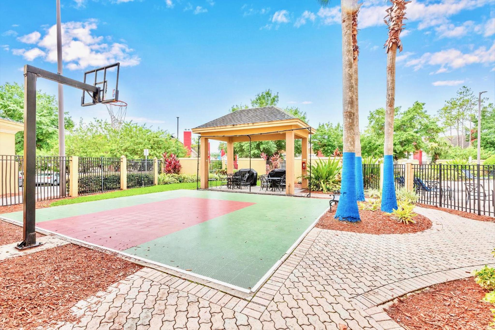 1BR Apartment Close to Disney w Pool and Hot Tub