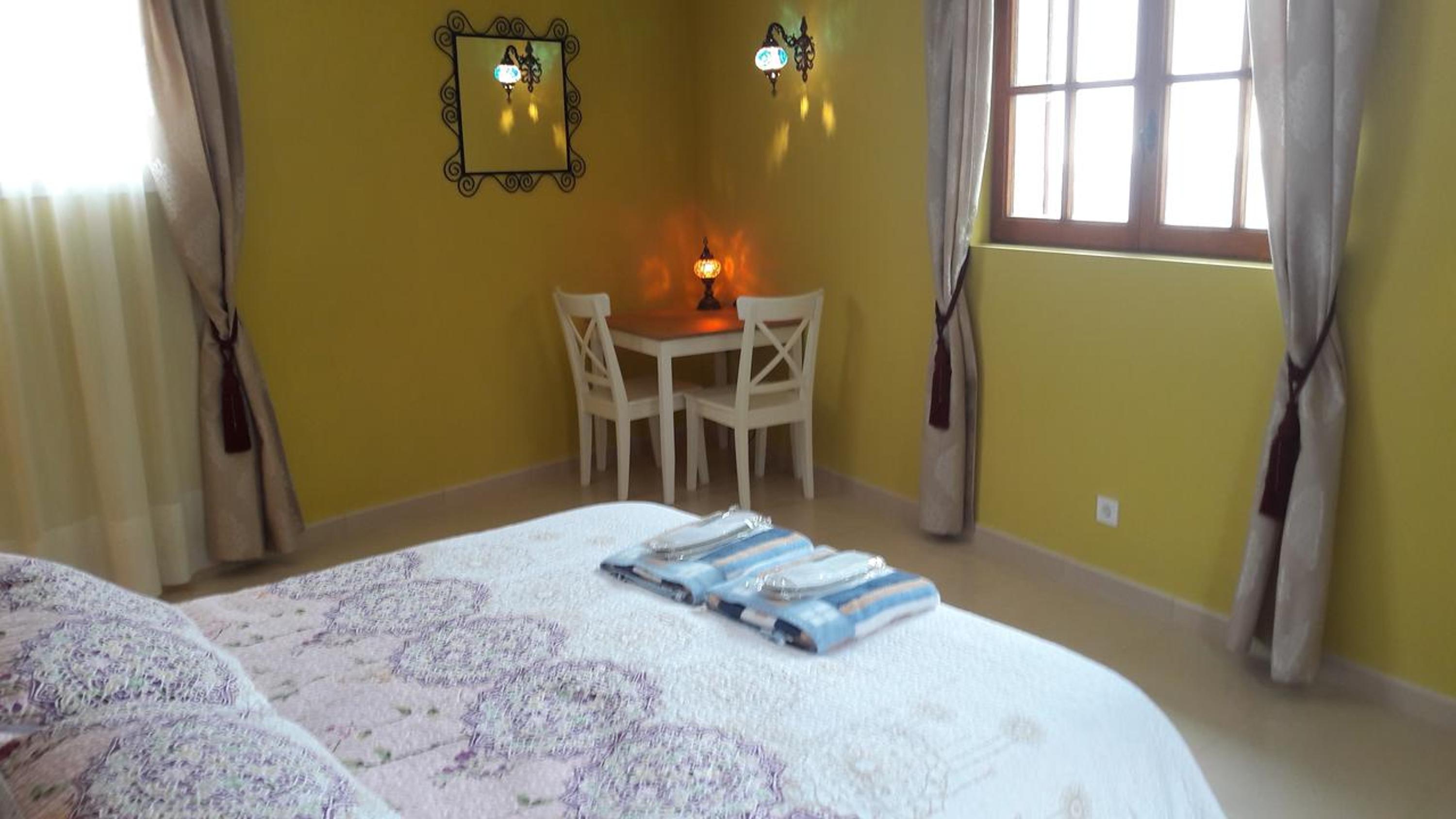 Casa Roble B&B