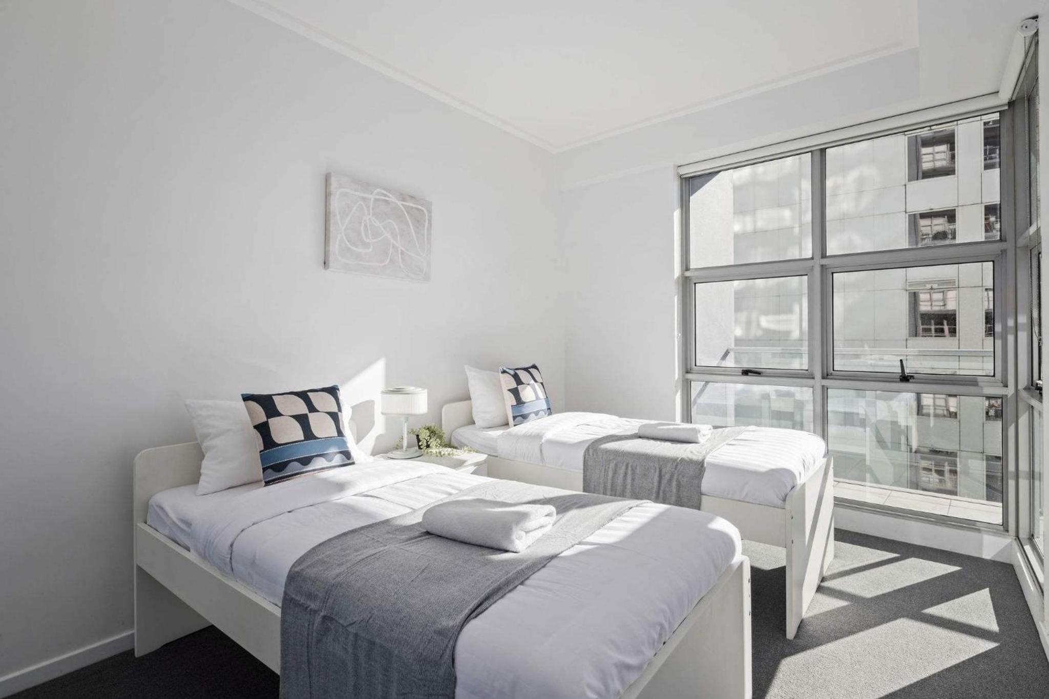 Stylish 2BR Apt Overlooking Darling Harbour