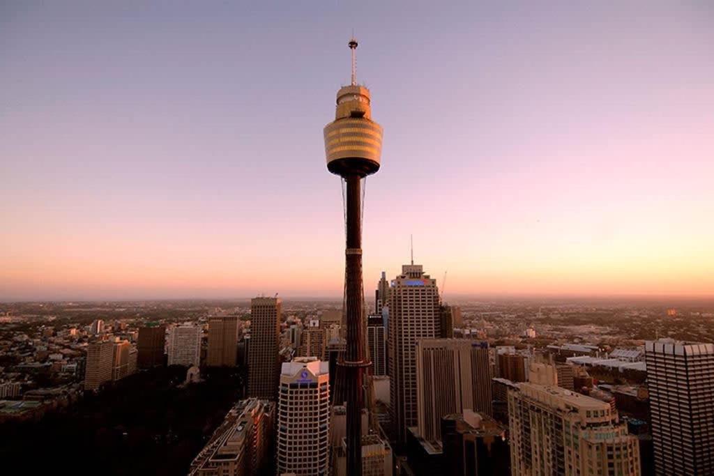 Stylish 2BR Apt Overlooking Darling Harbour