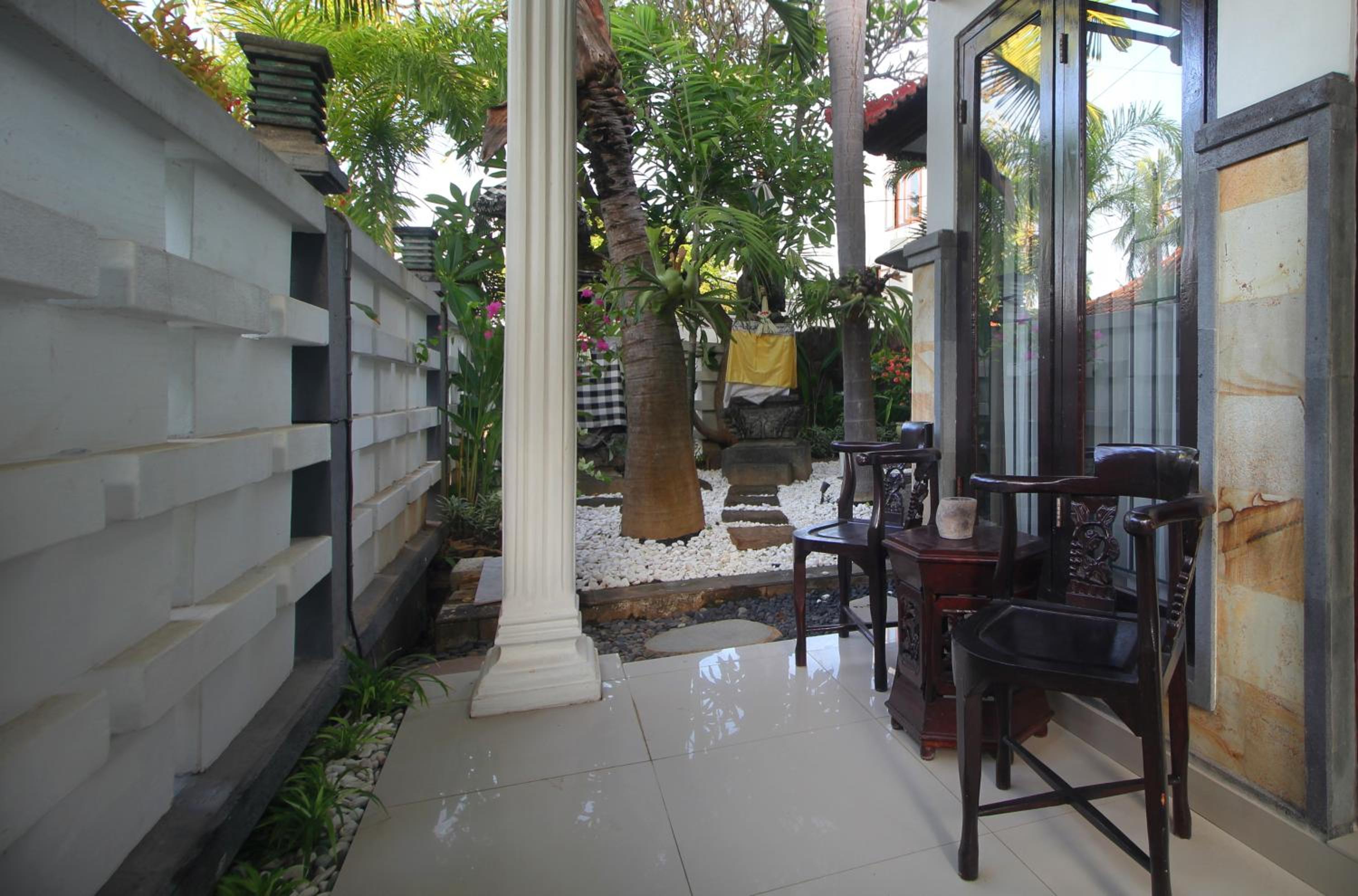 Dhanya Villa Lovina by Parigata