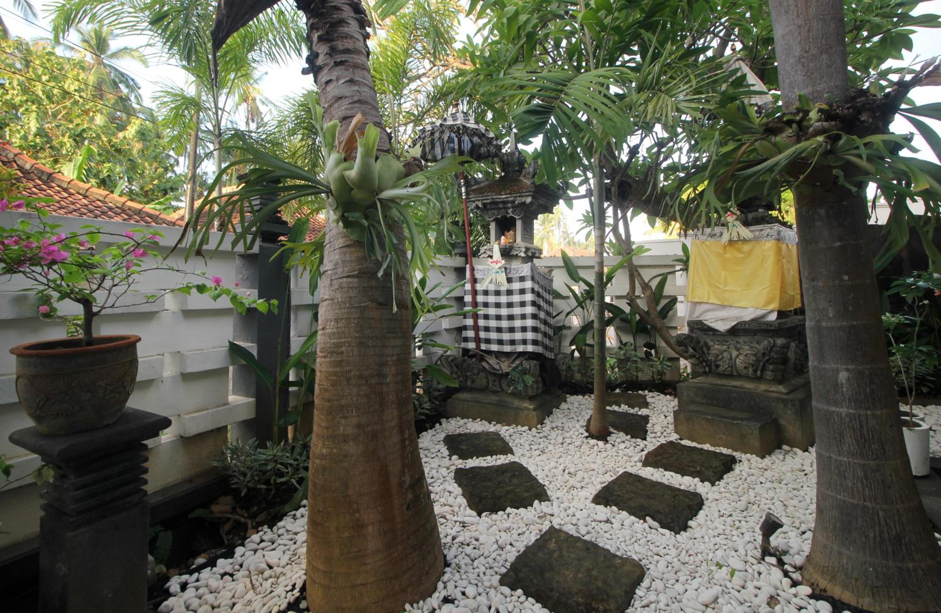 Dhanya Villa Lovina by Parigata