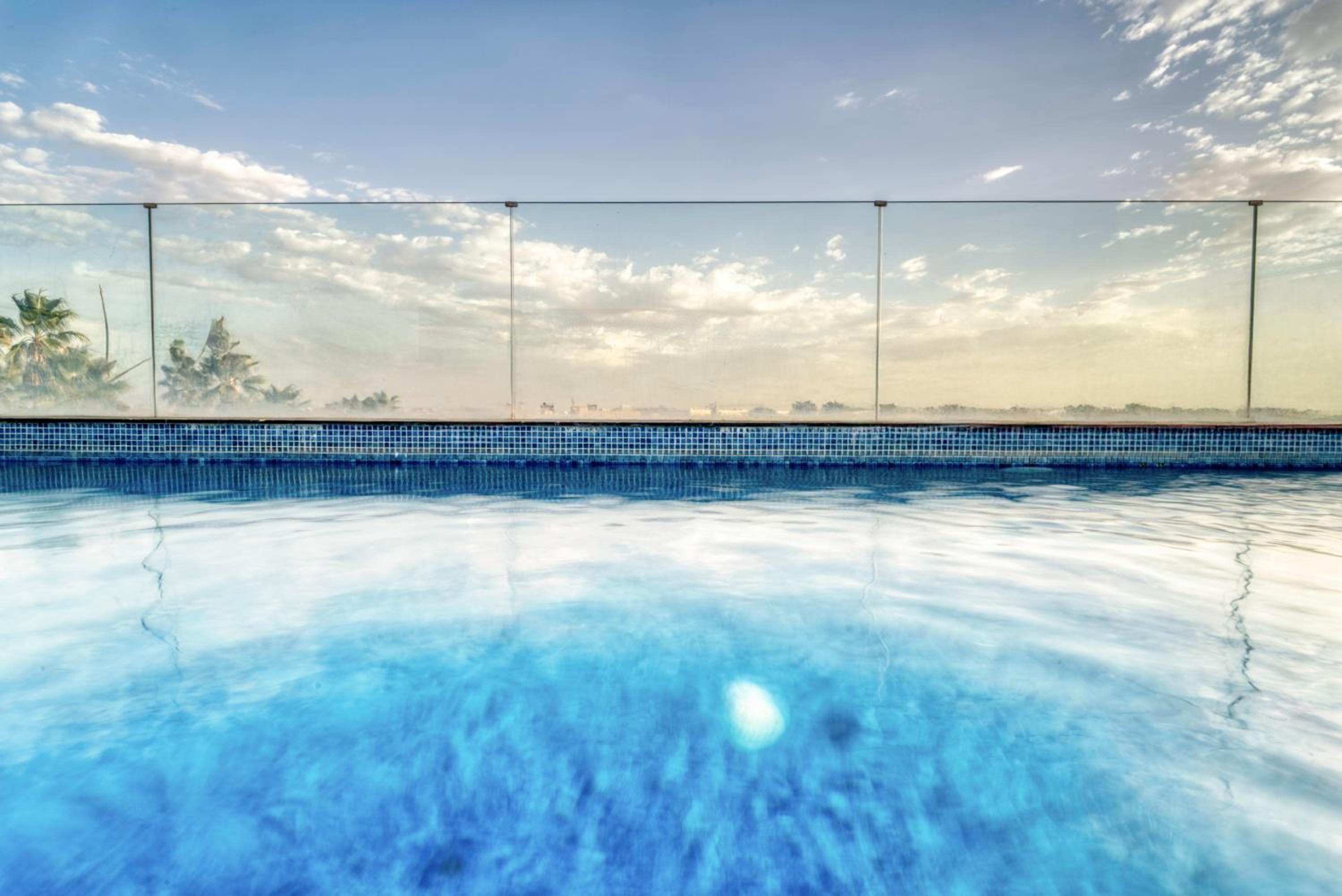 Design Art Gallery Apartment Marrakech swimming pool on the Roof