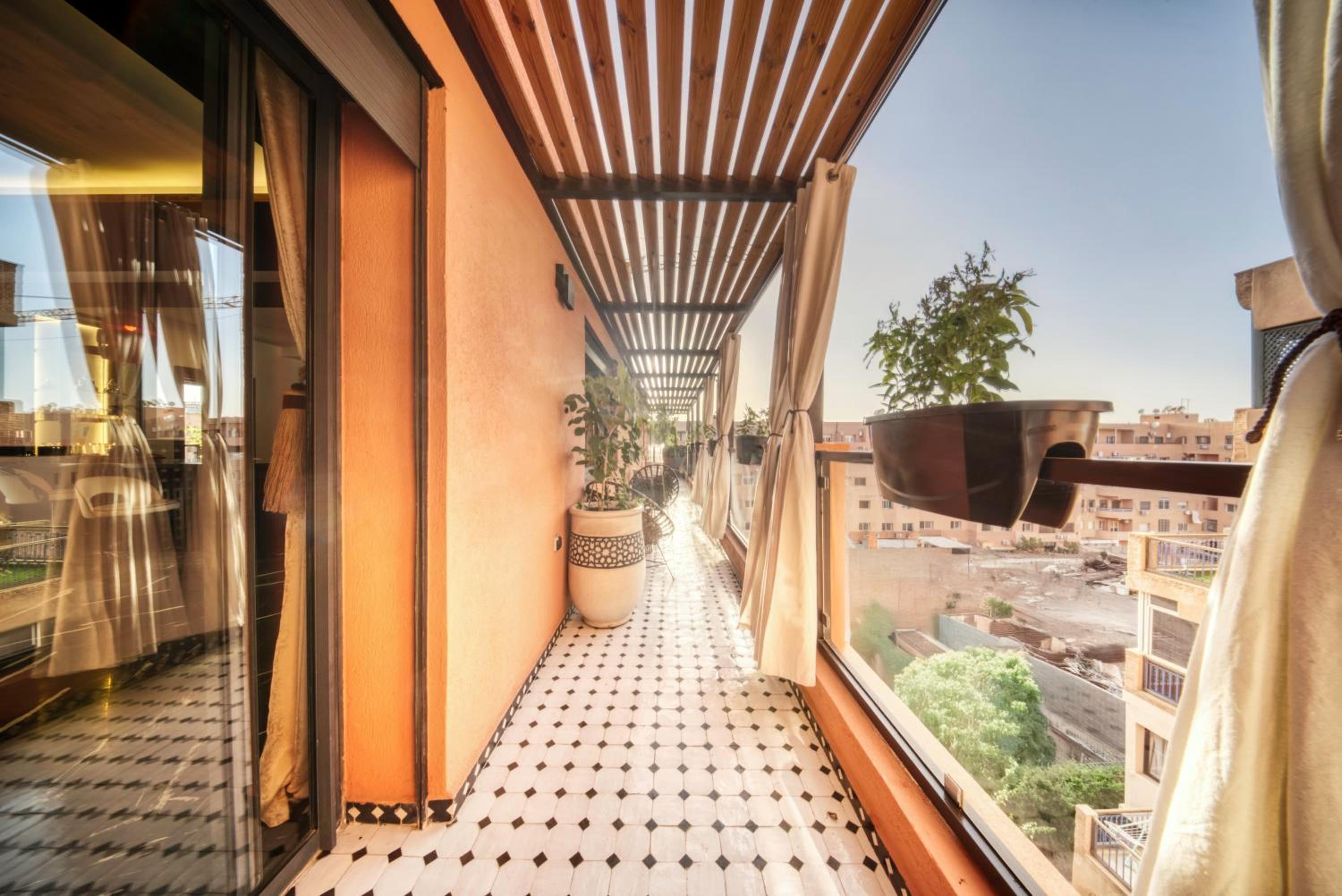 Design Art Gallery Apartment Marrakech swimming pool on the Roof
