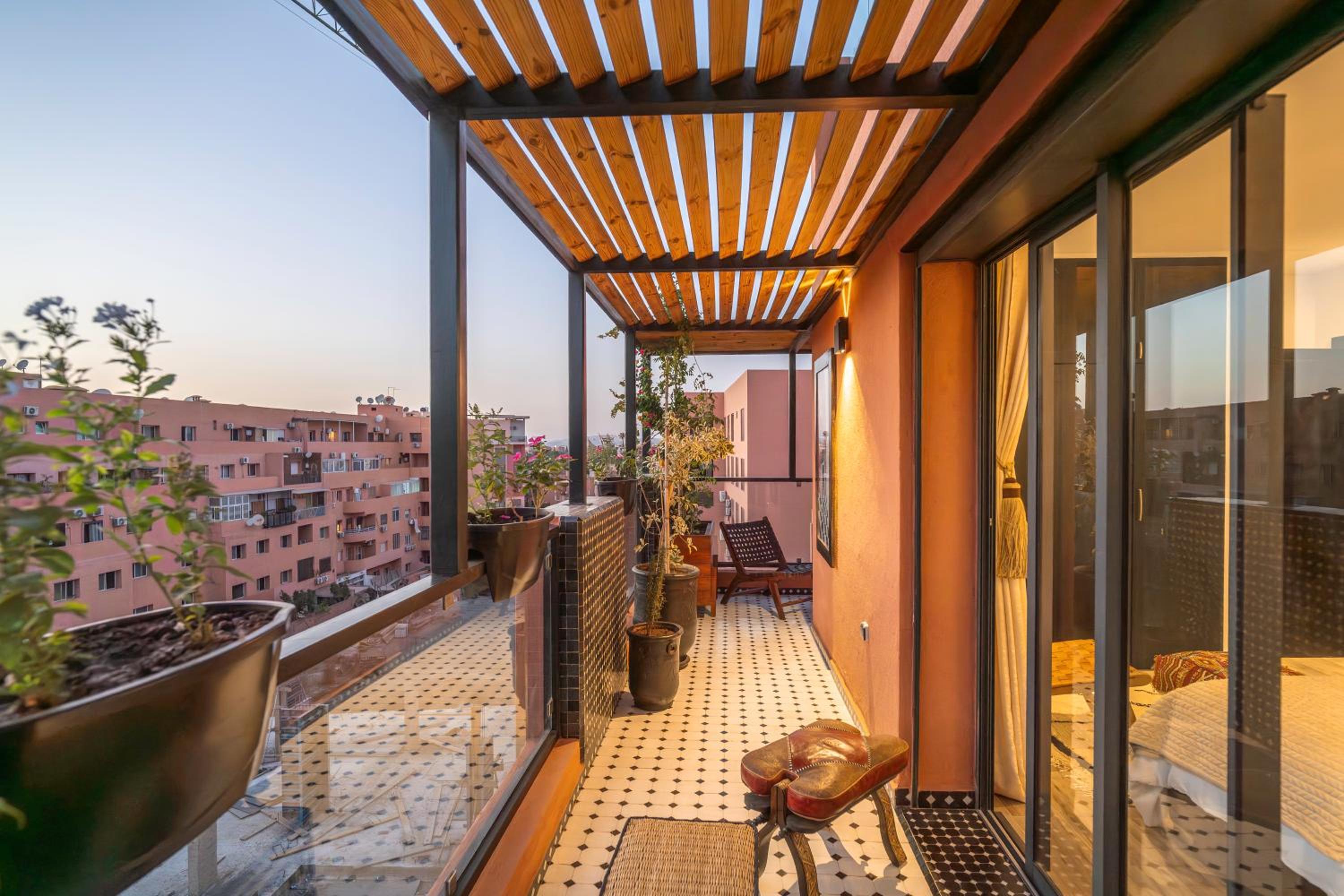 Design Art Gallery Apartment Marrakech swimming pool on the Roof