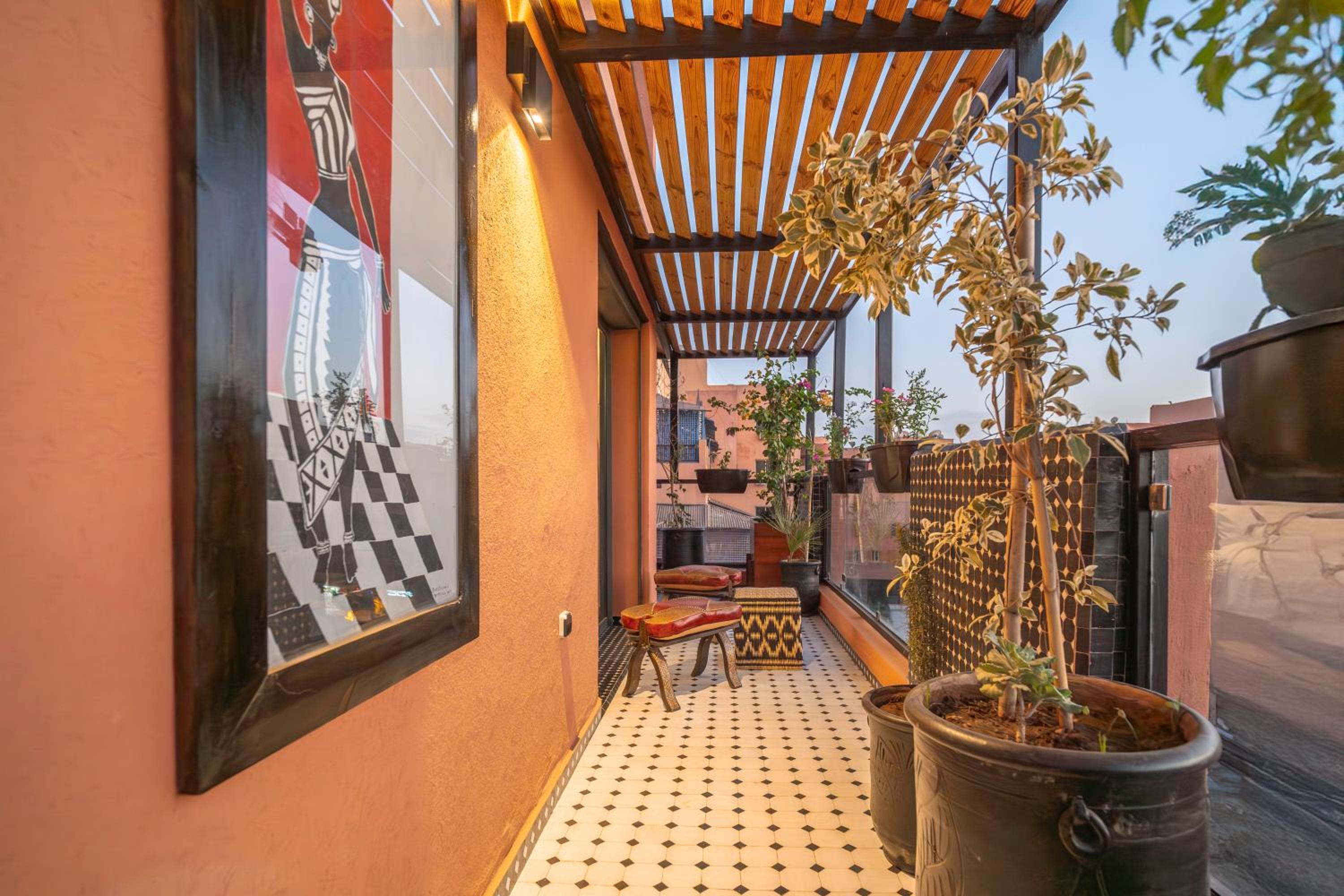 Design Art Gallery Apartment Marrakech swimming pool on the Roof