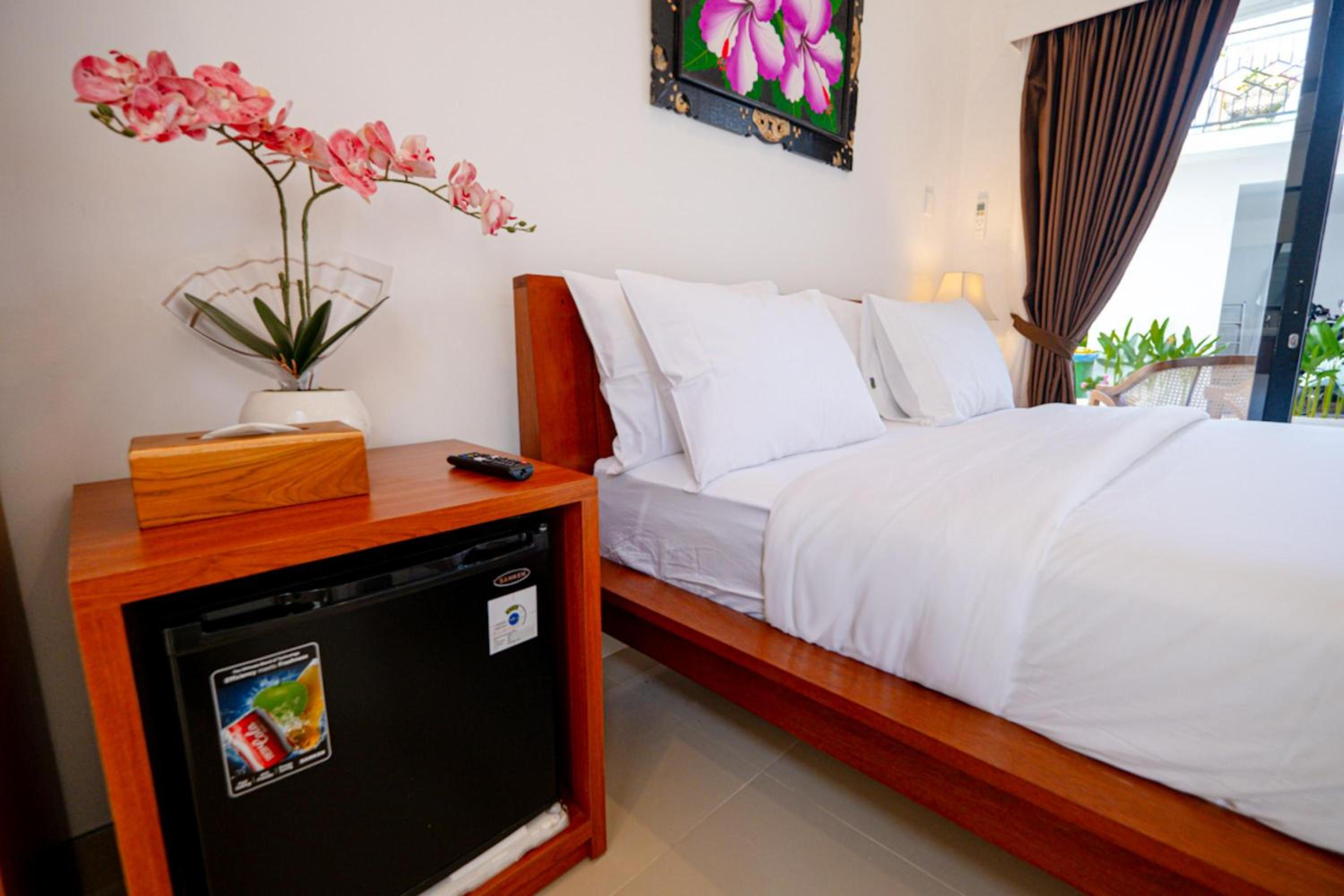 Crystal Flow Guest House & Apartment Canggu