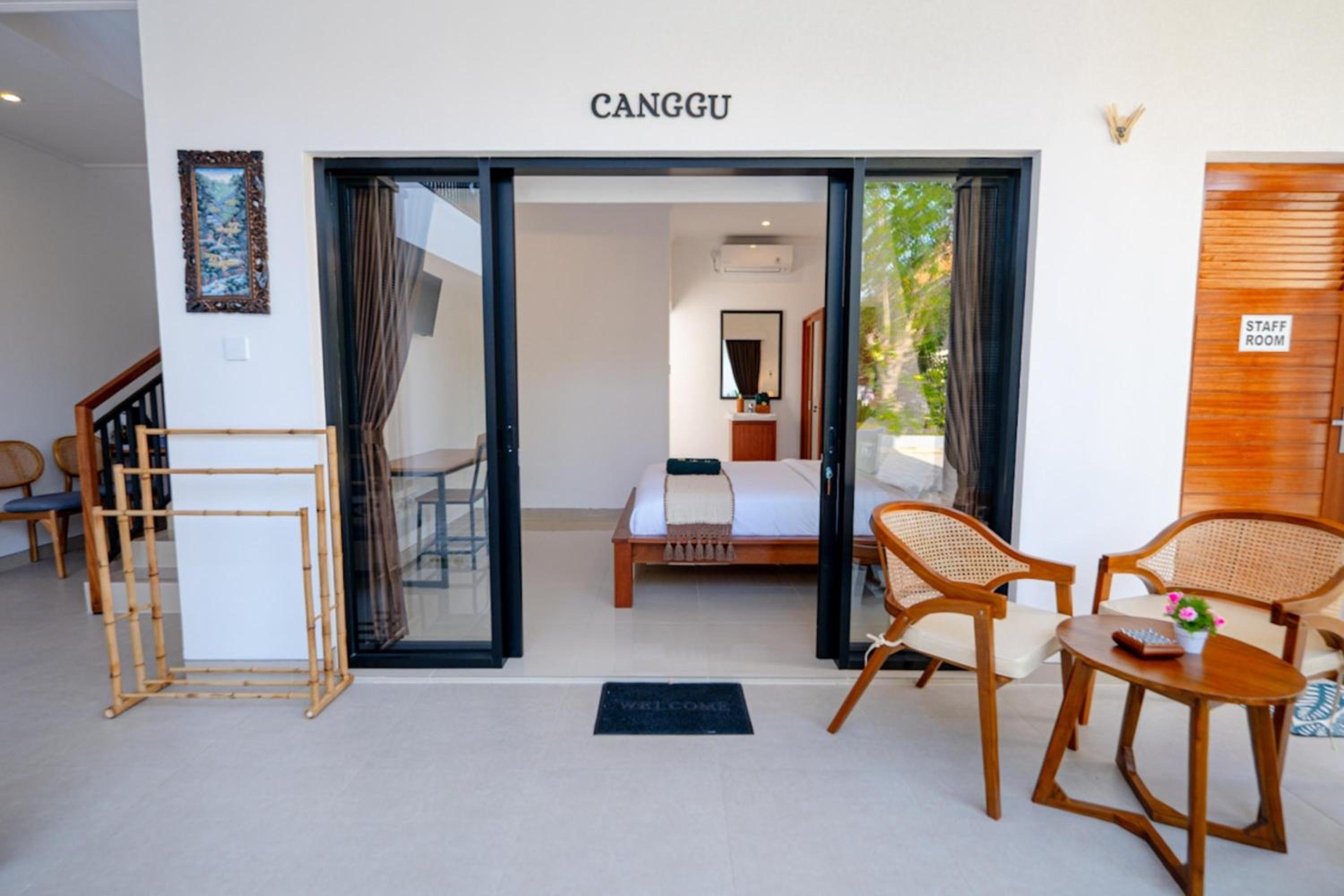 Crystal Flow Guest House & Apartment Canggu