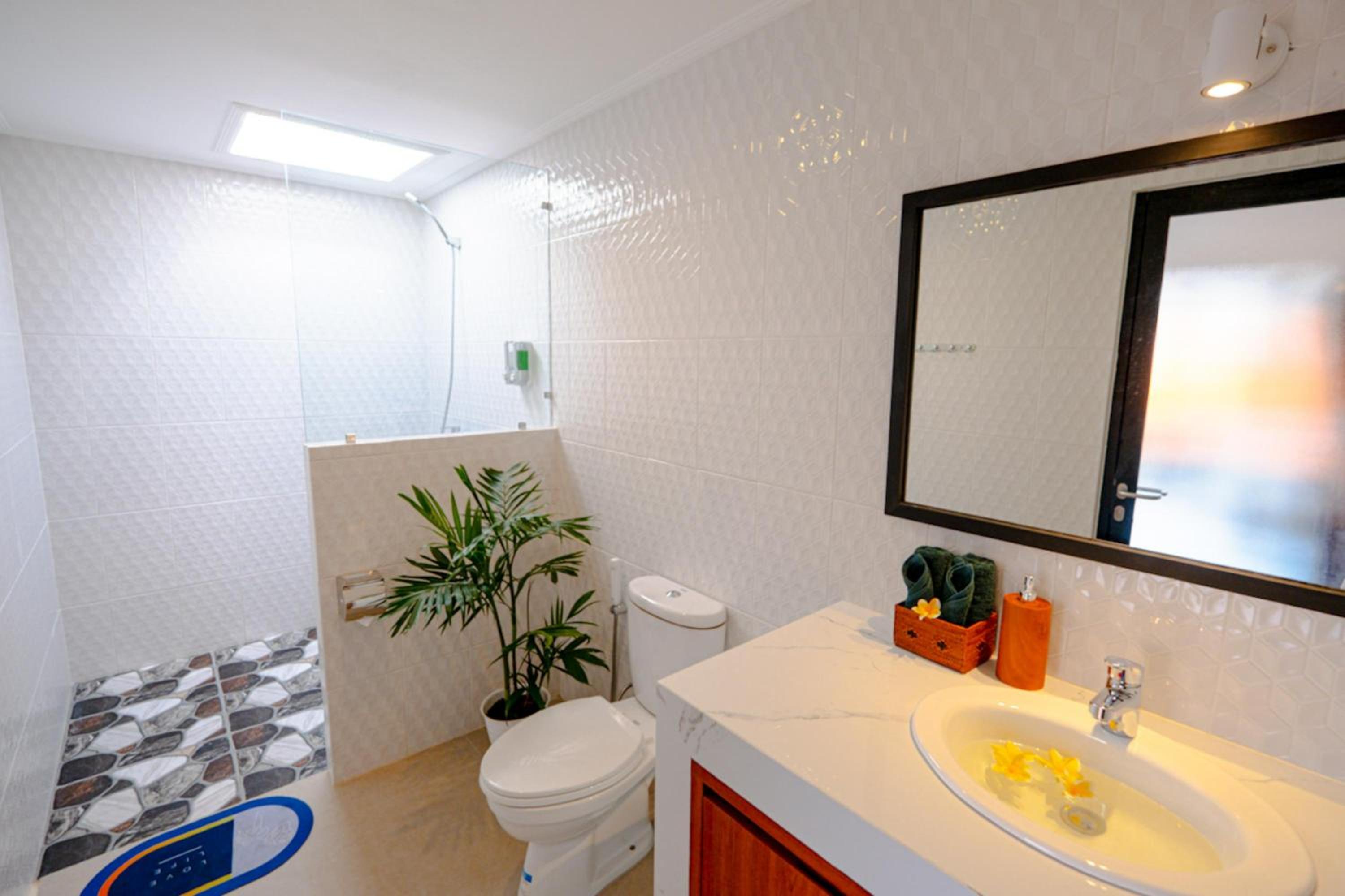 Crystal Flow Guest House & Apartment Canggu