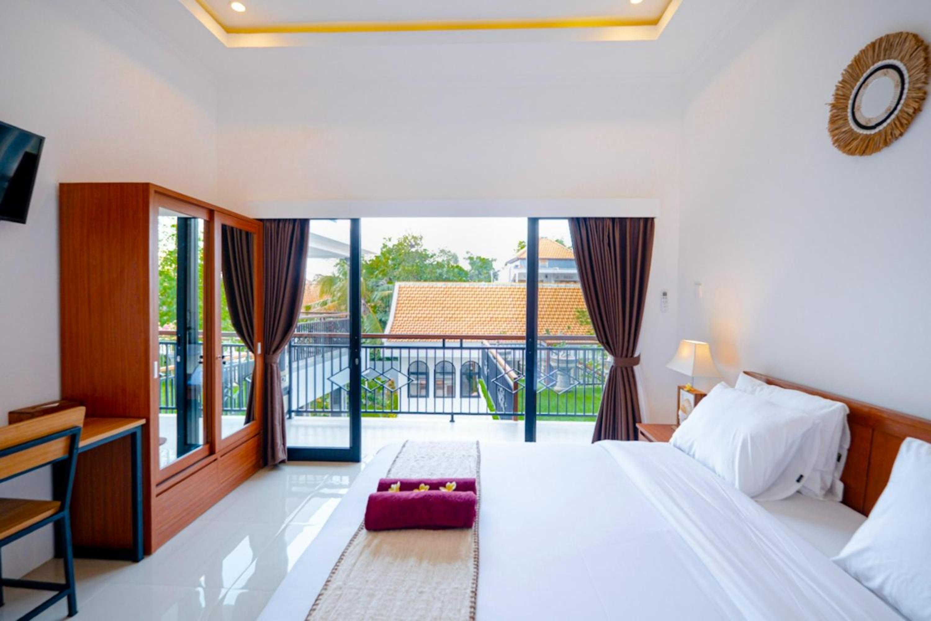 Crystal Flow Guest House & Apartment Canggu