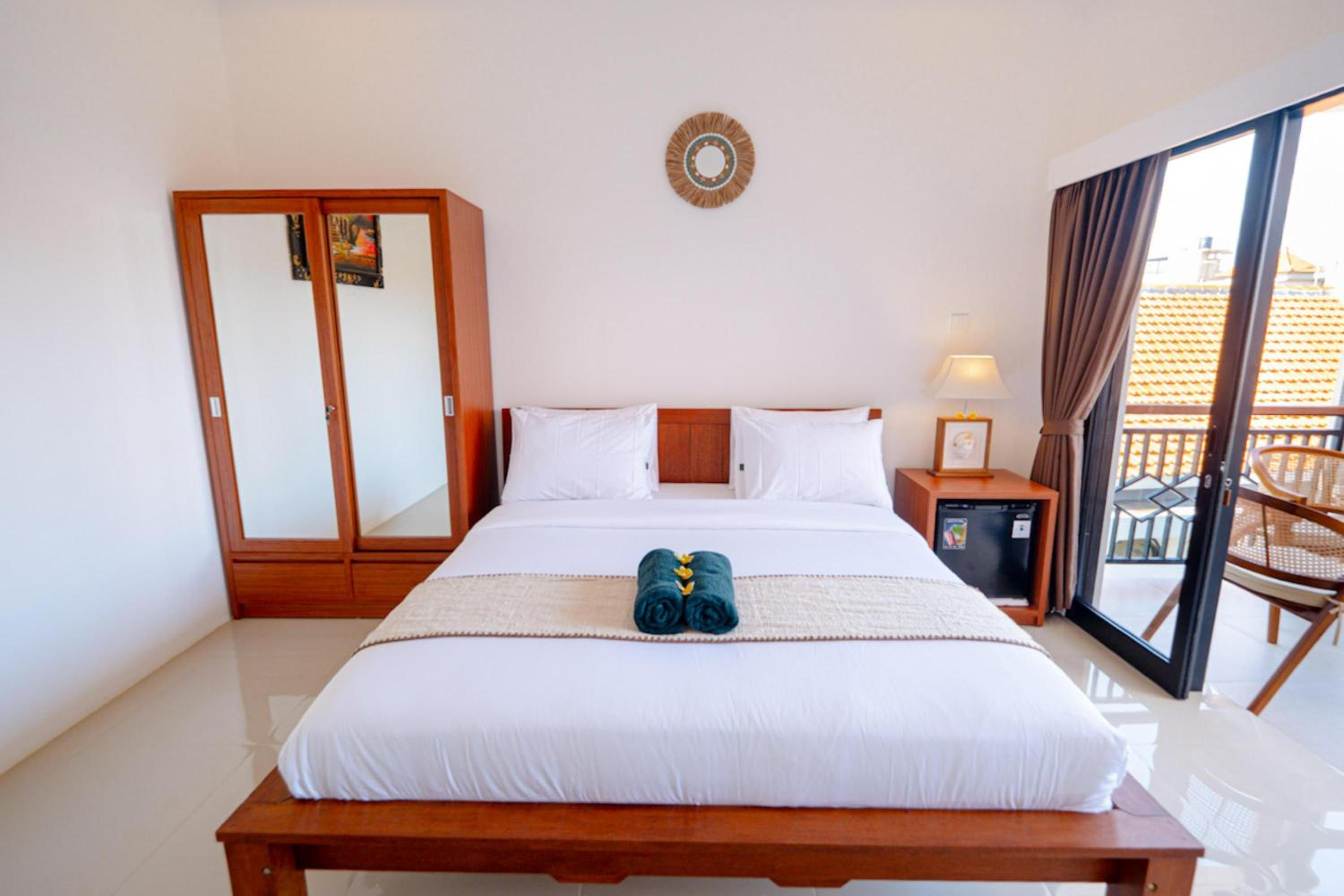 Crystal Flow Guest House & Apartment Canggu