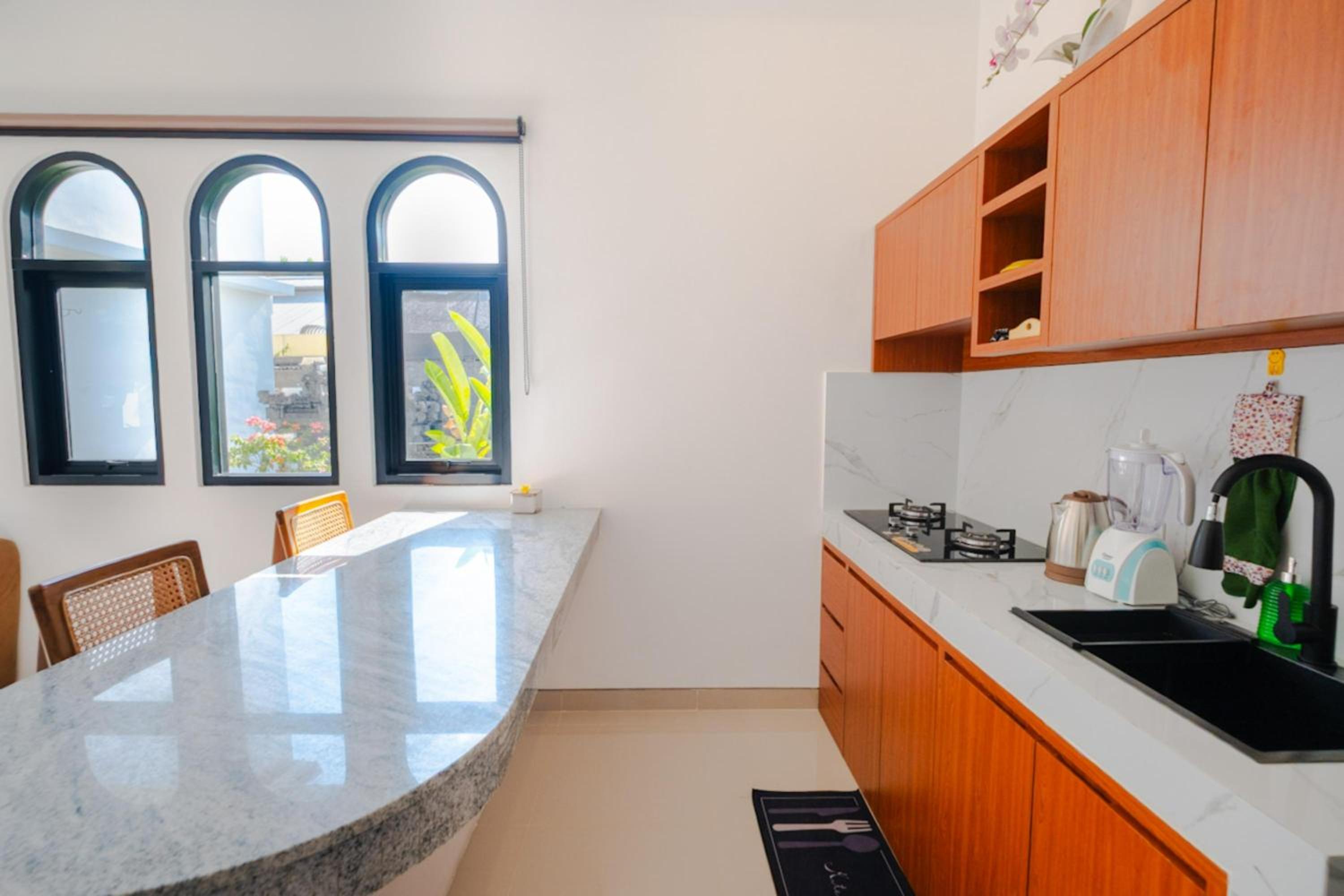 Crystal Flow Guest House & Apartment Canggu