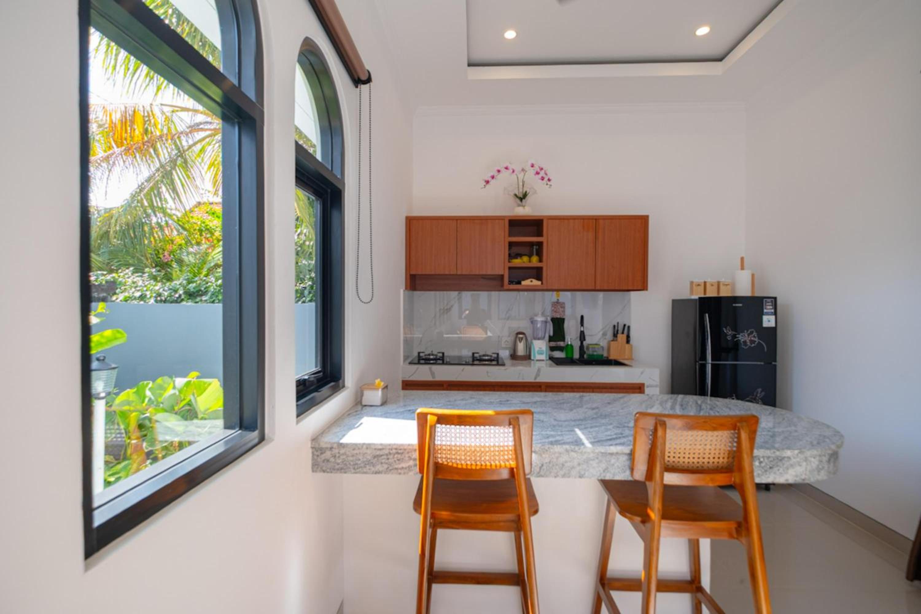 Crystal Flow Guest House & Apartment Canggu