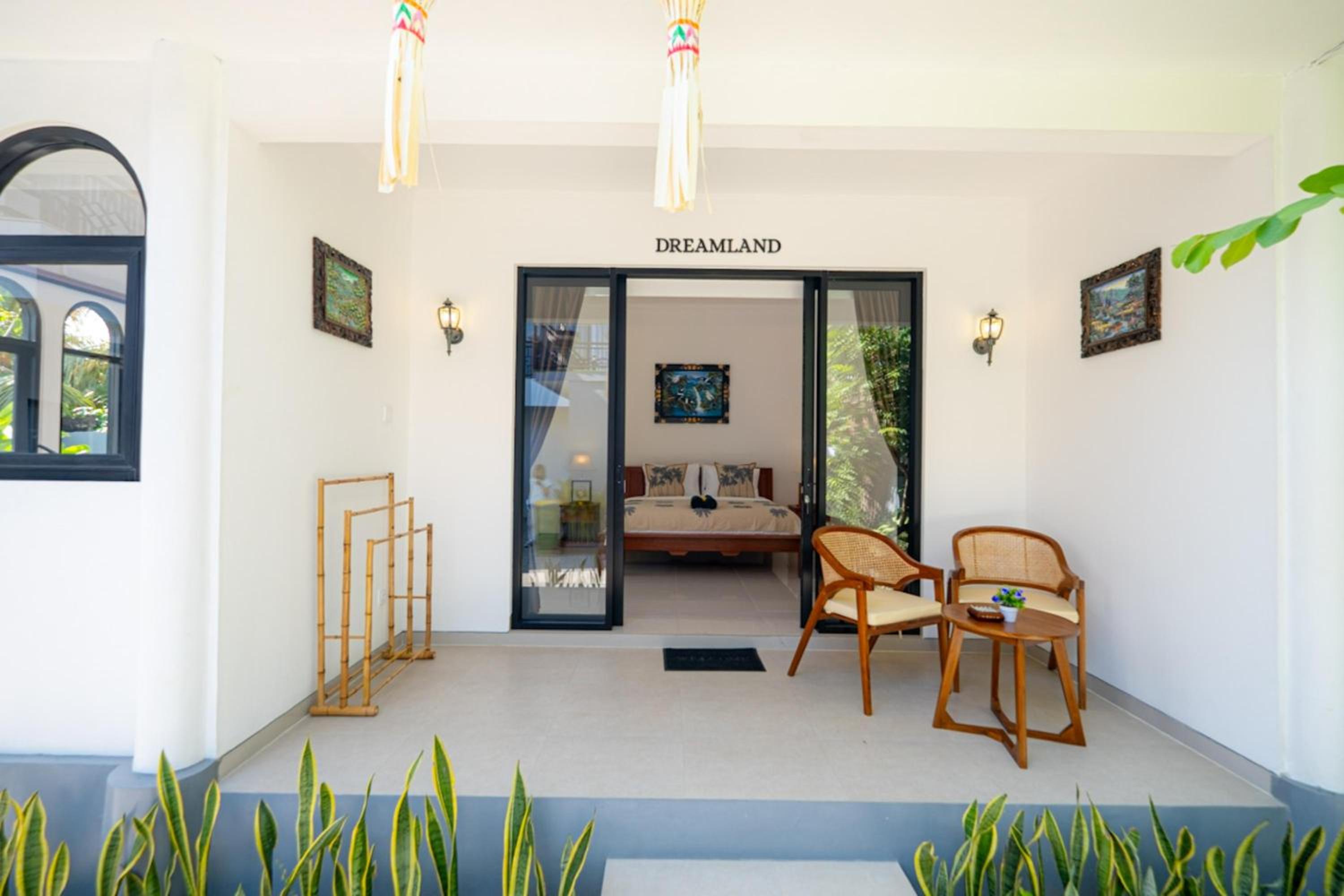Crystal Flow Guest House & Apartment Canggu