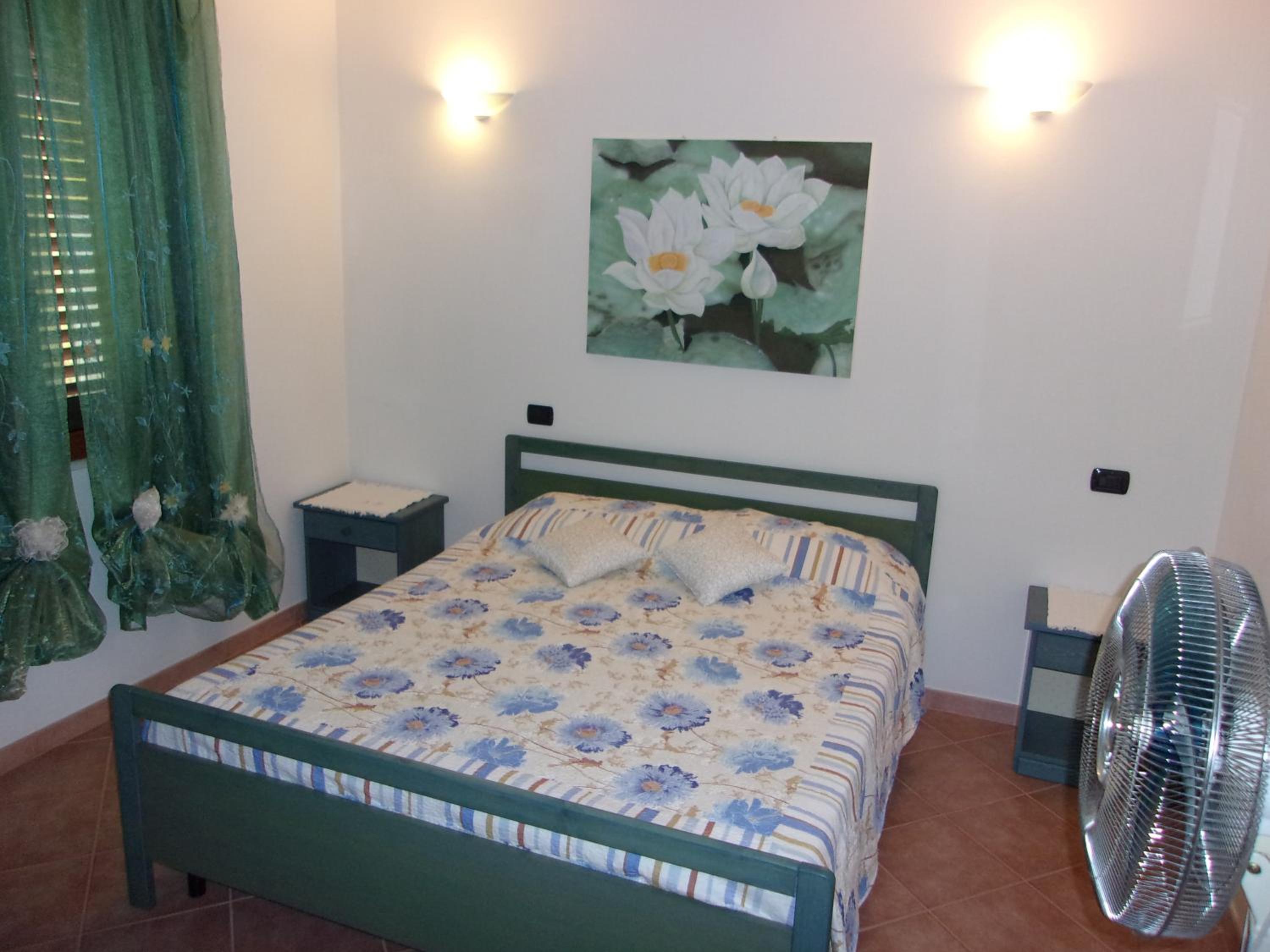 Artistika Golden Apartment