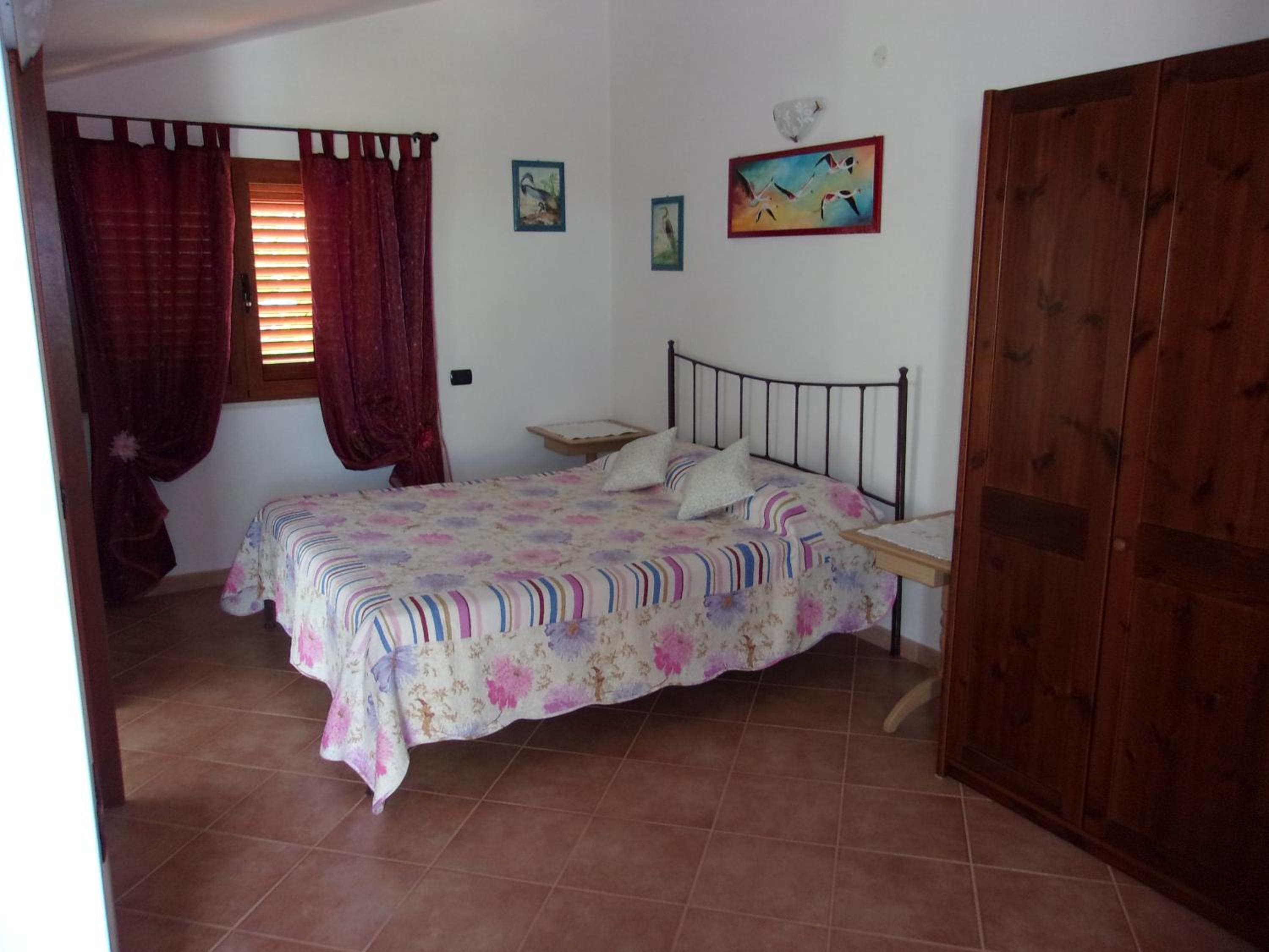 Artistika Golden Apartment
