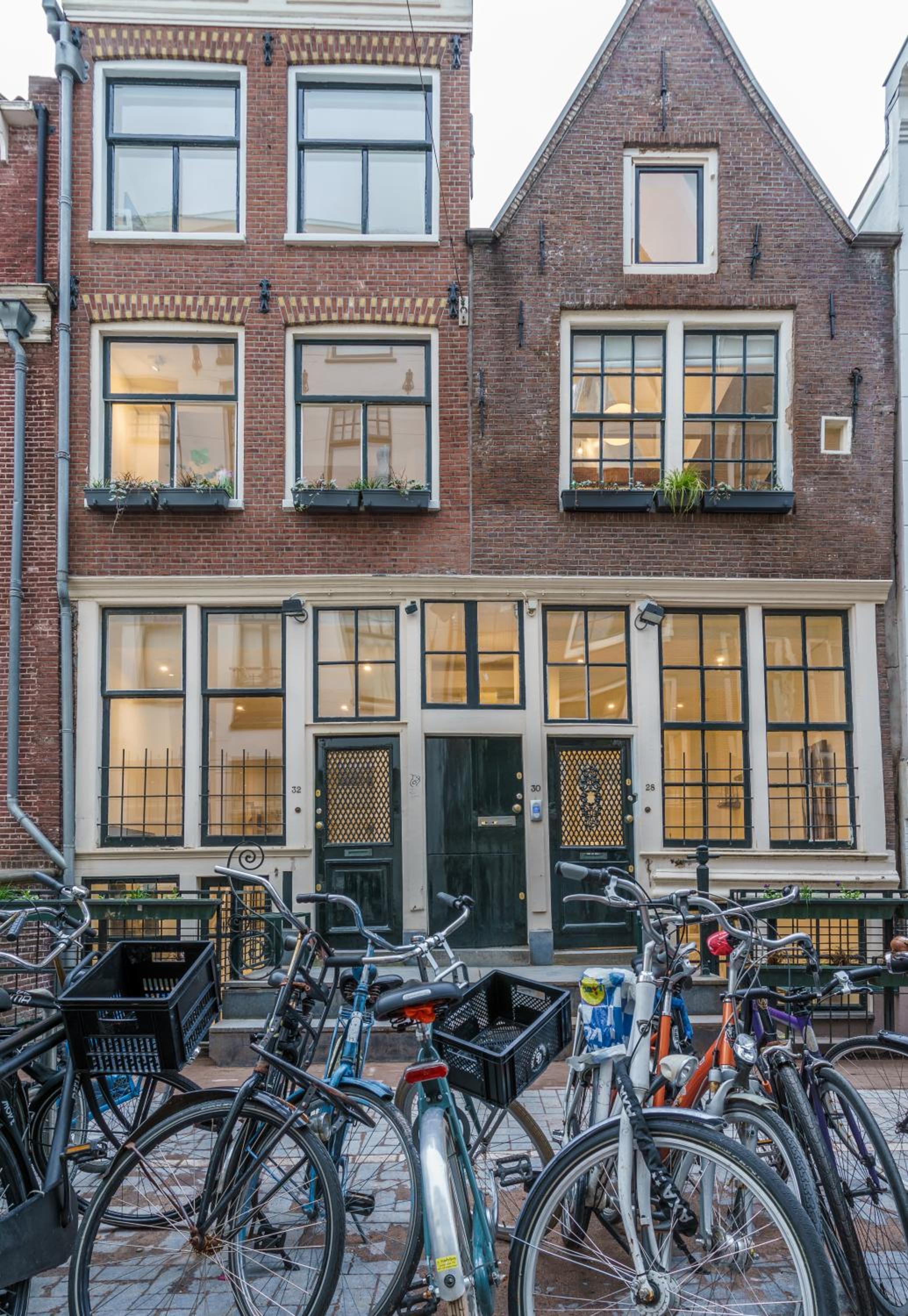 Luxury Flower Market Apartment