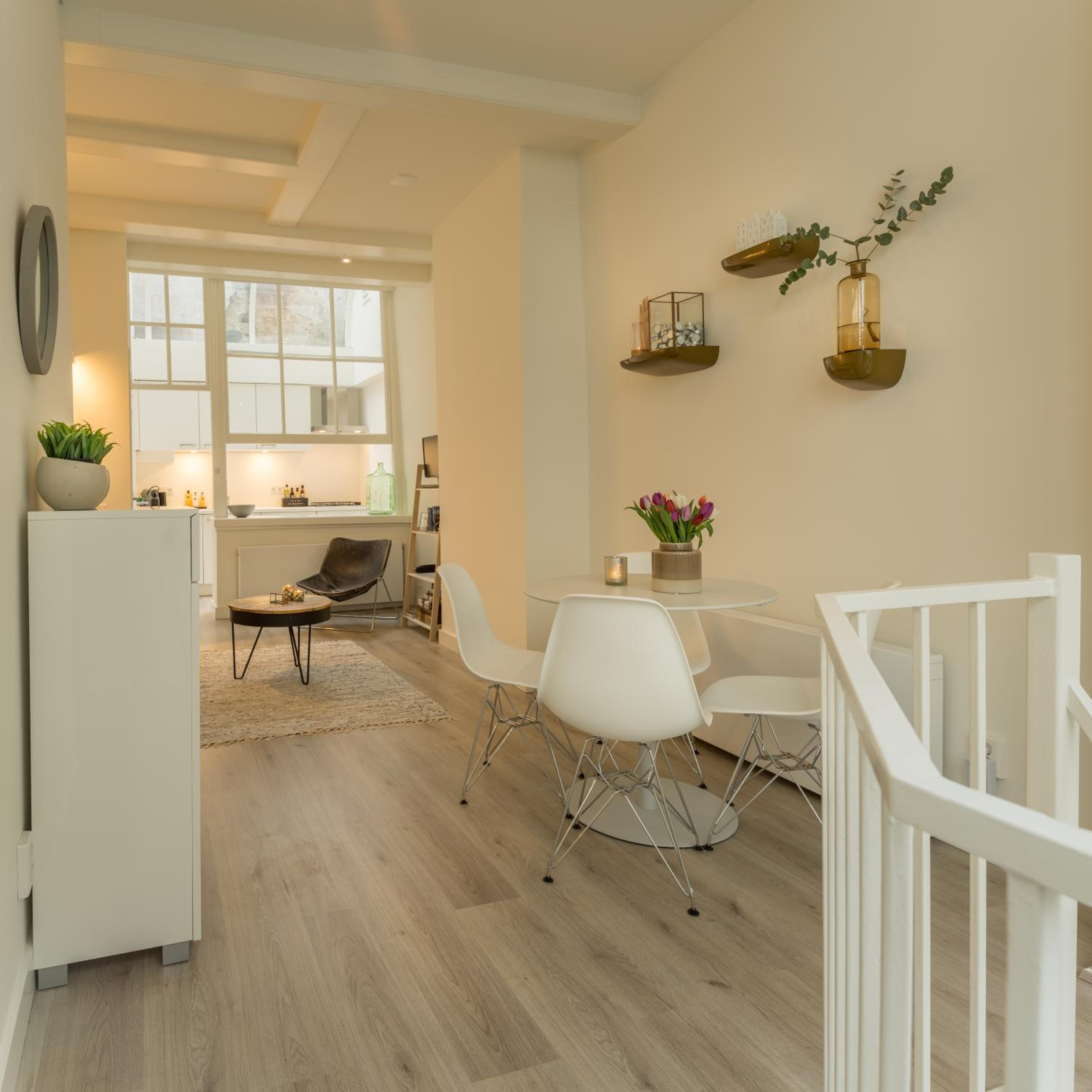 Luxury Flower Market Apartment