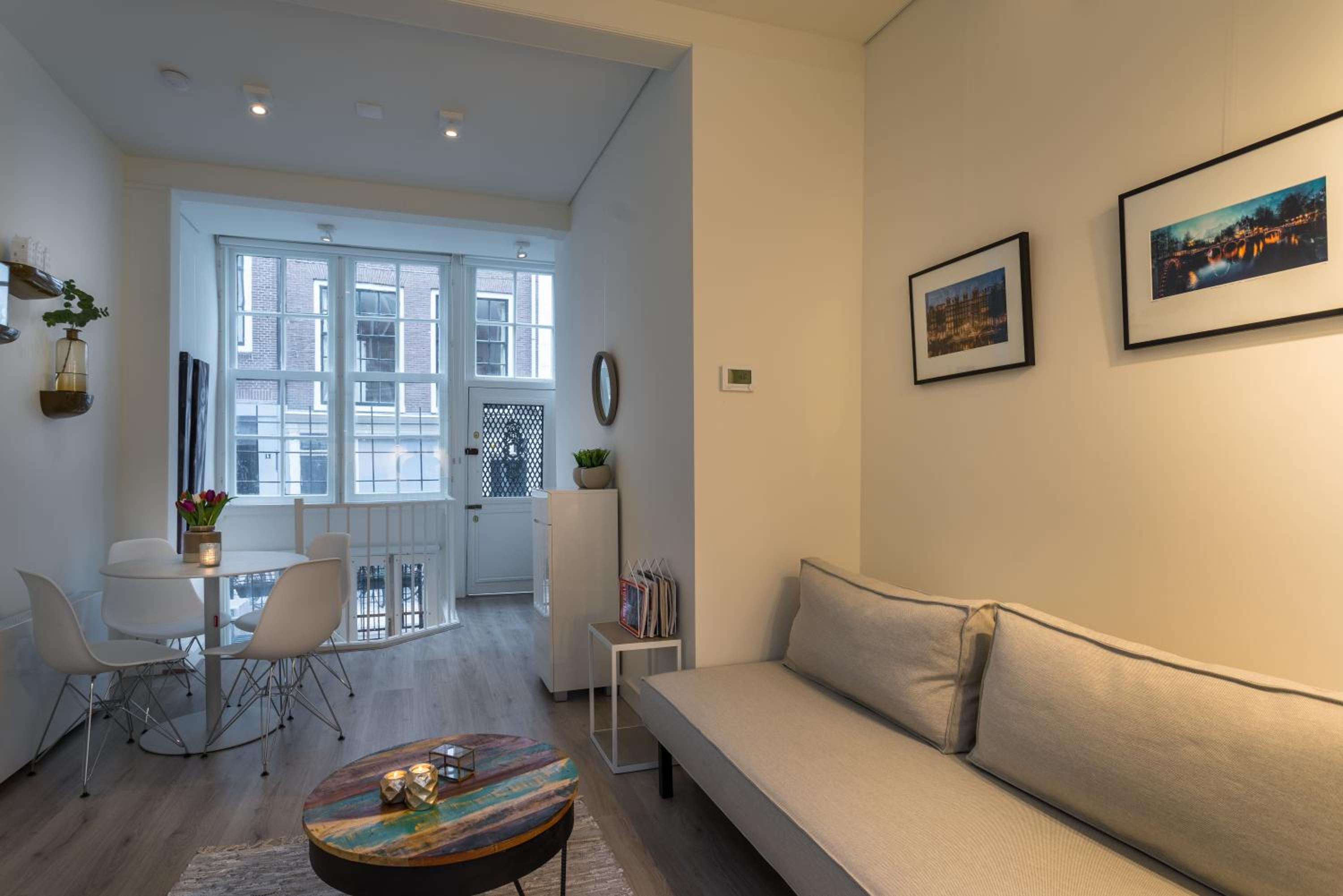 Luxury Flower Market Apartment