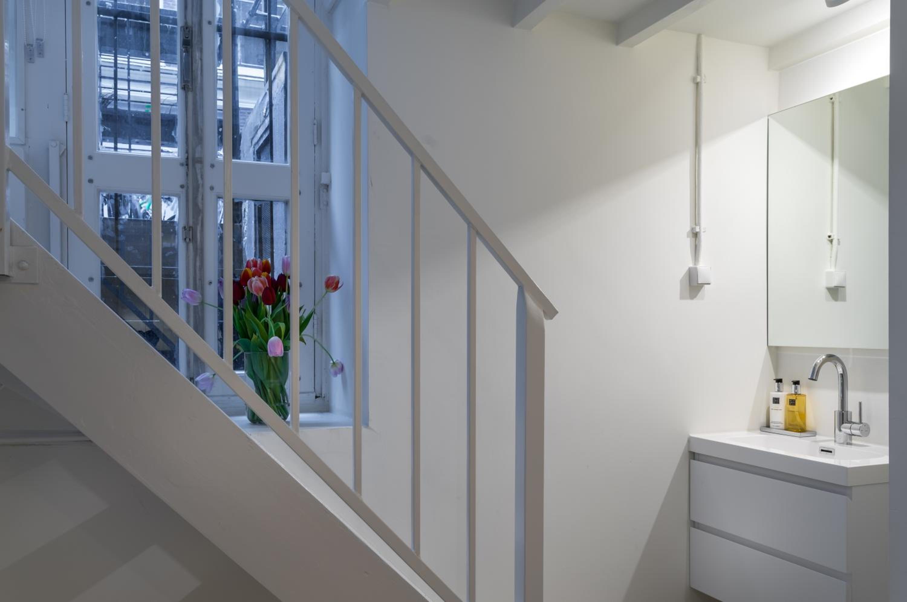 Luxury Flower Market Apartment