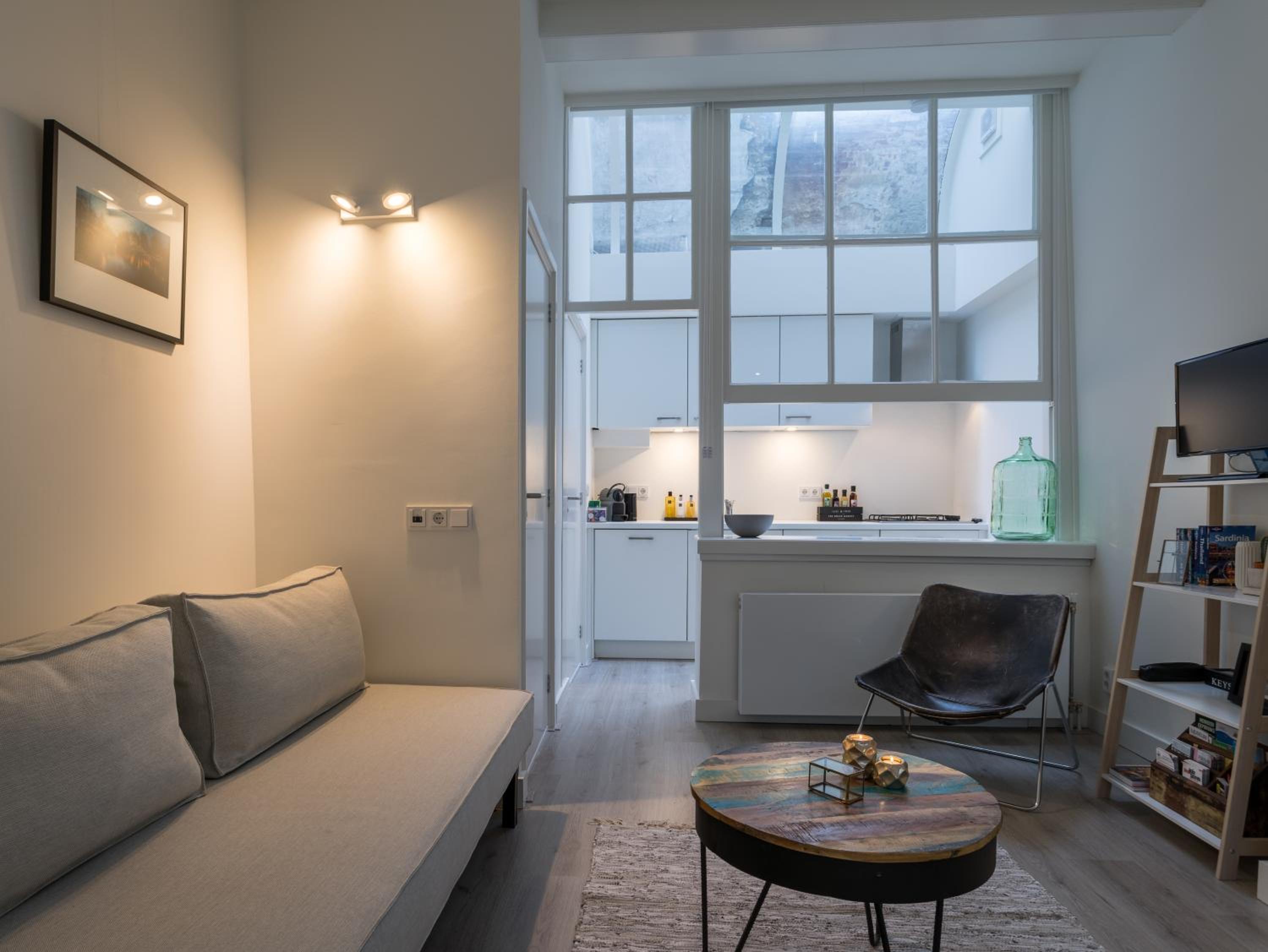 Luxury Flower Market Apartment