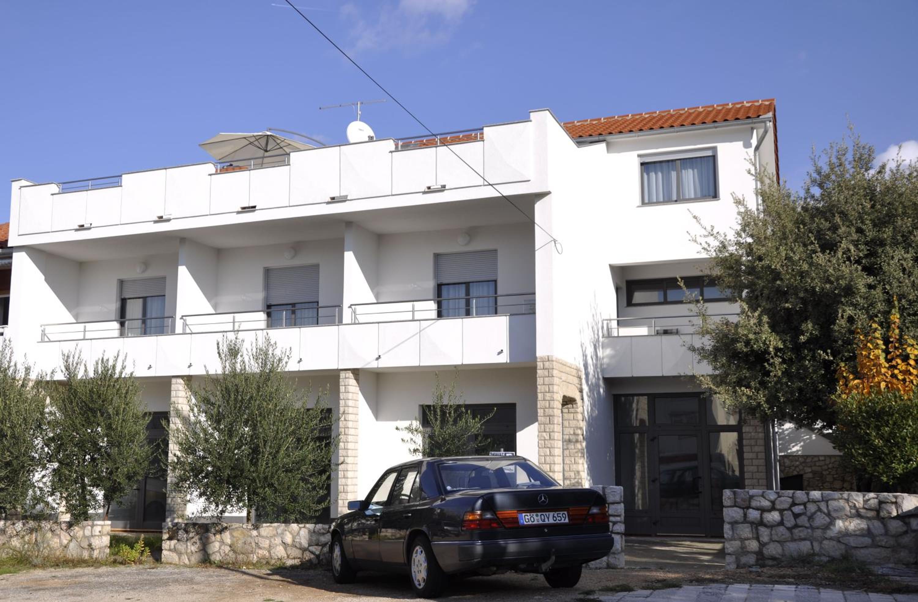Apartments Crobeg