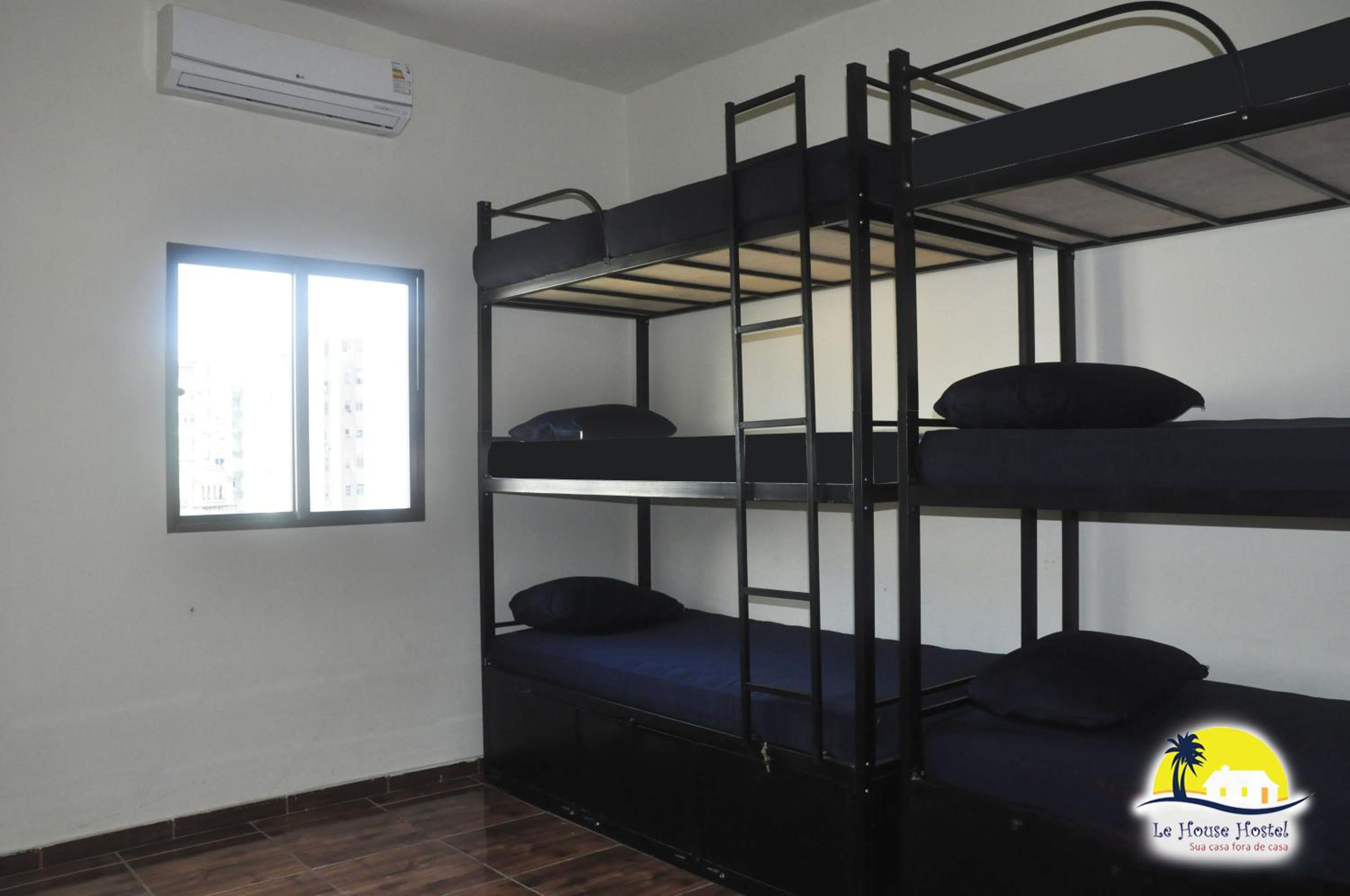 Le House Hostel