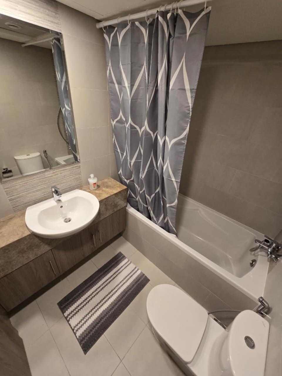 Luxury 2-Bedroom APT - Sea Views in Saadiyat Island