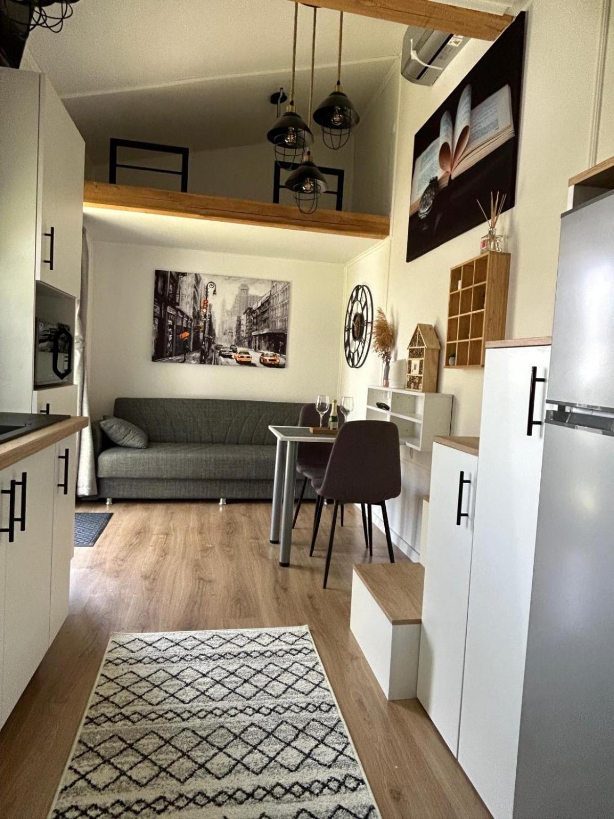 Pura Vida Downtown Tiny houses