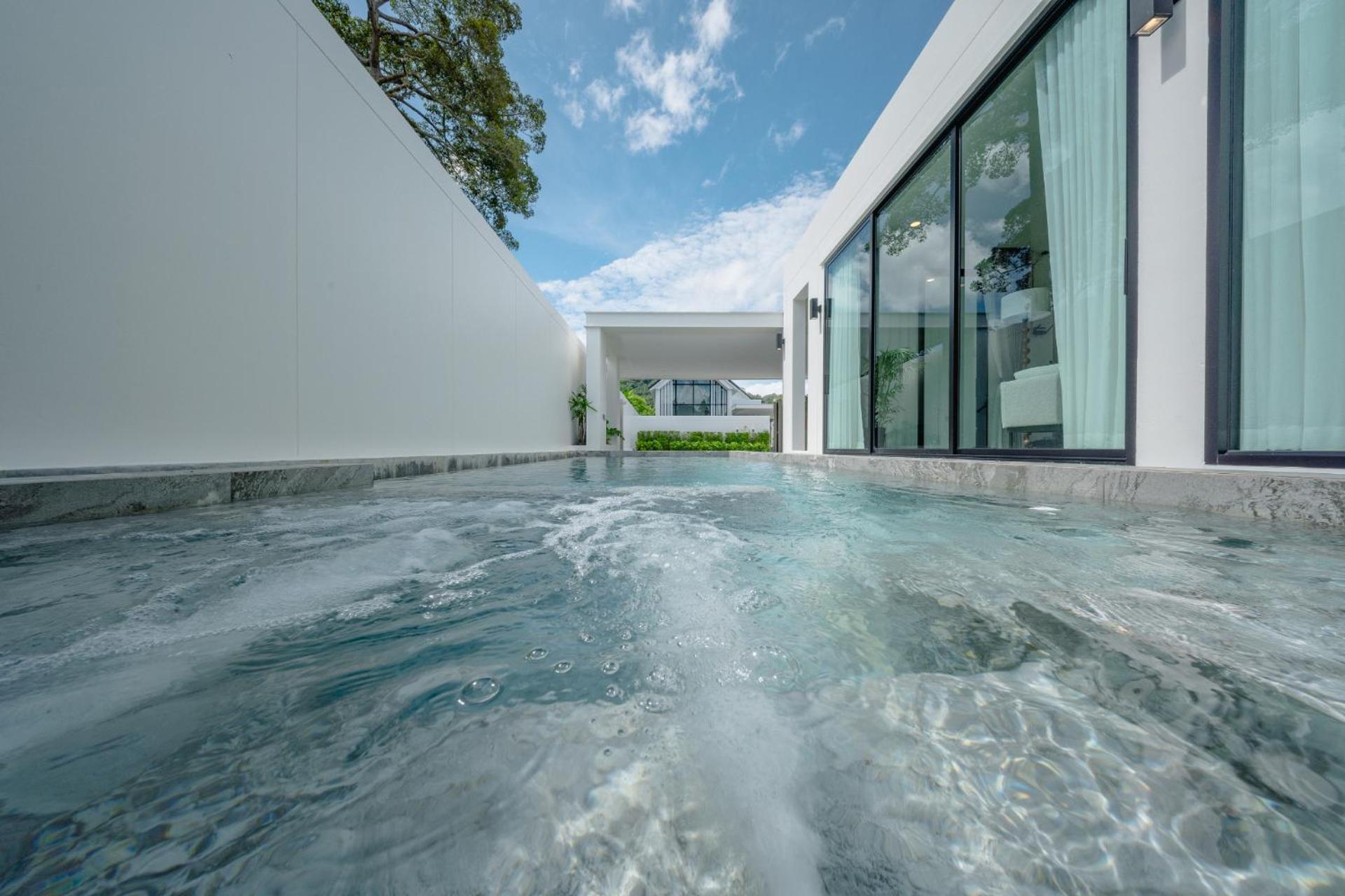 New 3BR Pool Villa w Jacuzzi Ao Nang Krabi