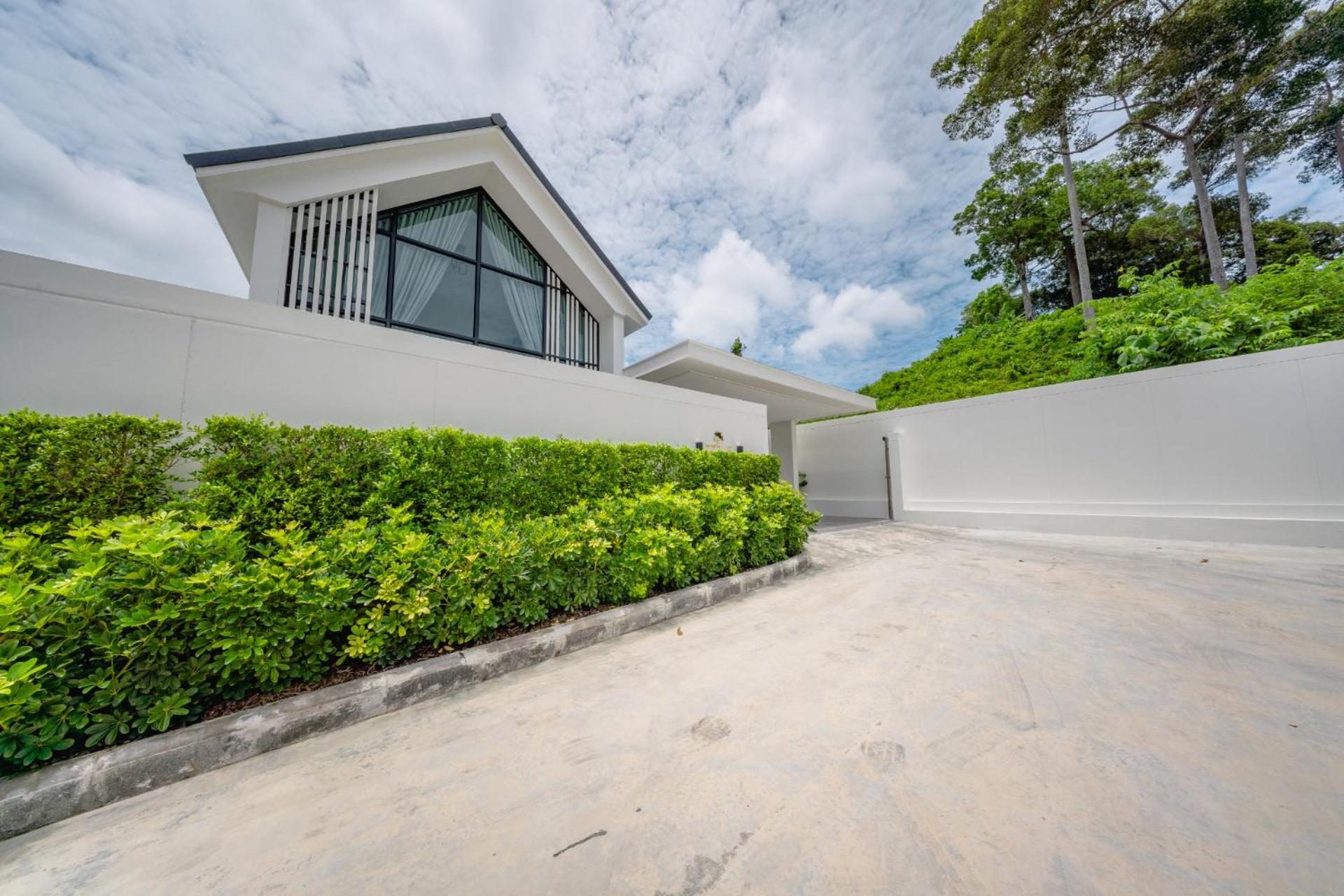 New 3BR Pool Villa w Jacuzzi Ao Nang Krabi