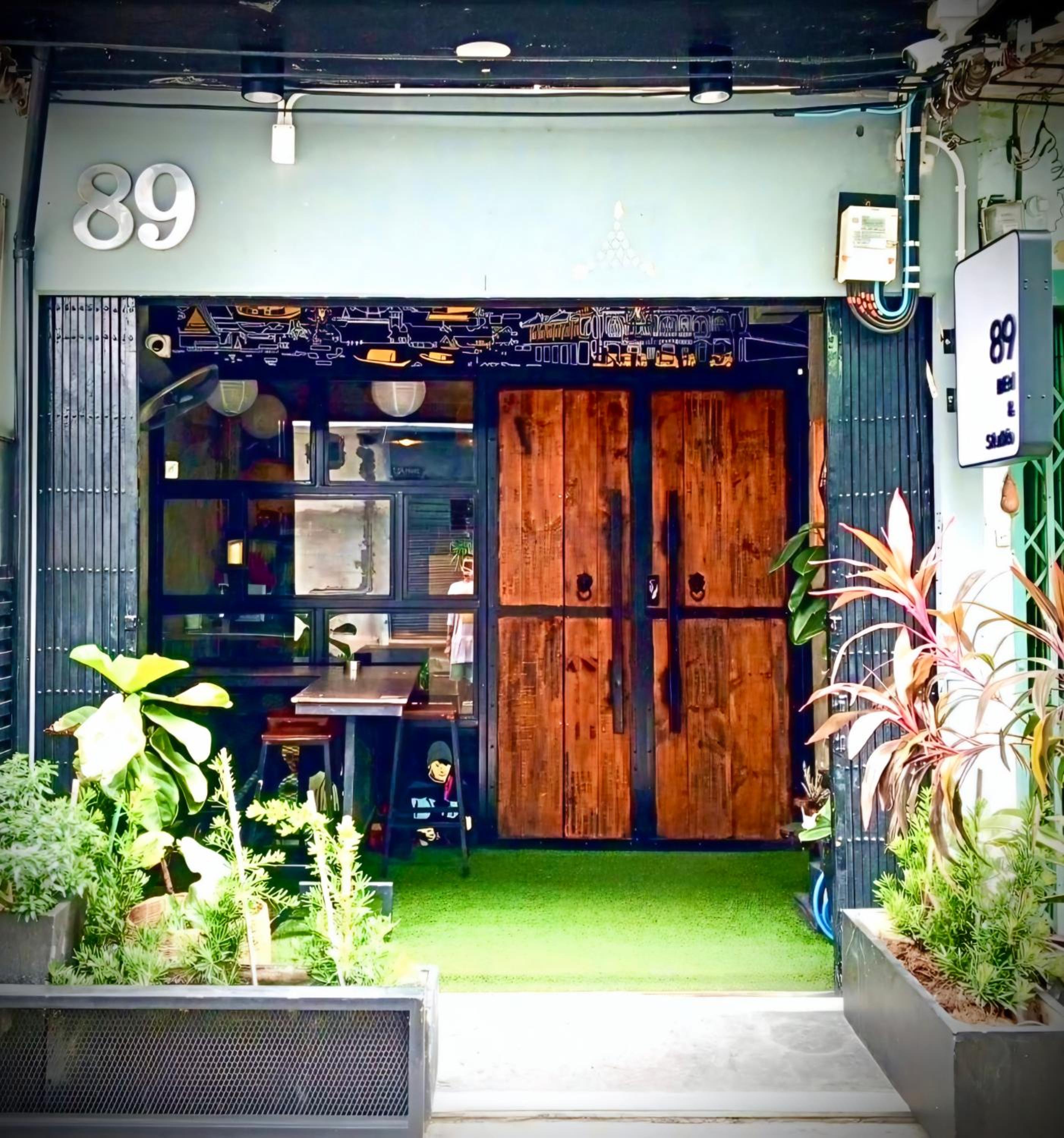 89 Bed & Studio Hostel