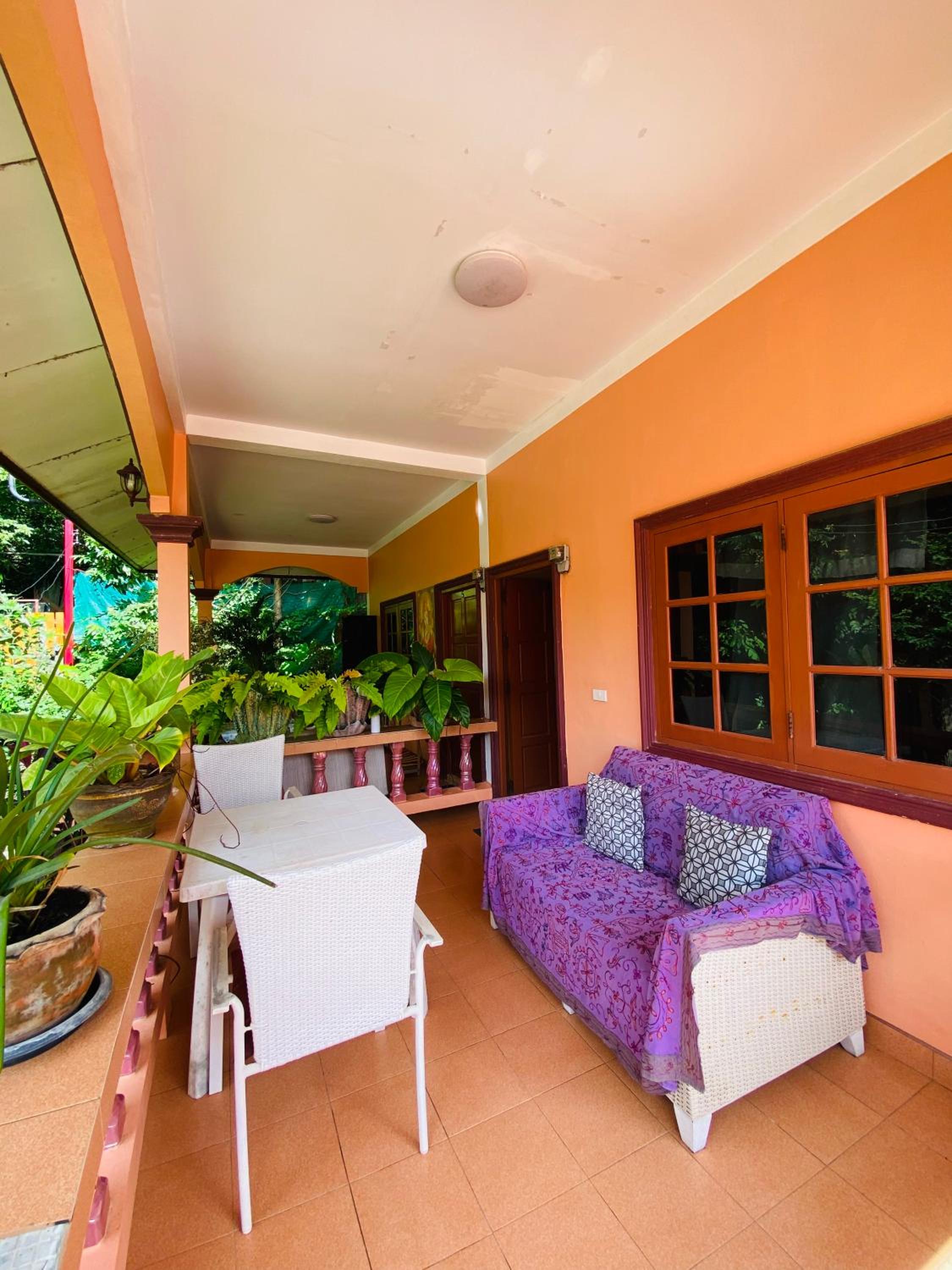 Good vibes bungalow at Ya Nui beach