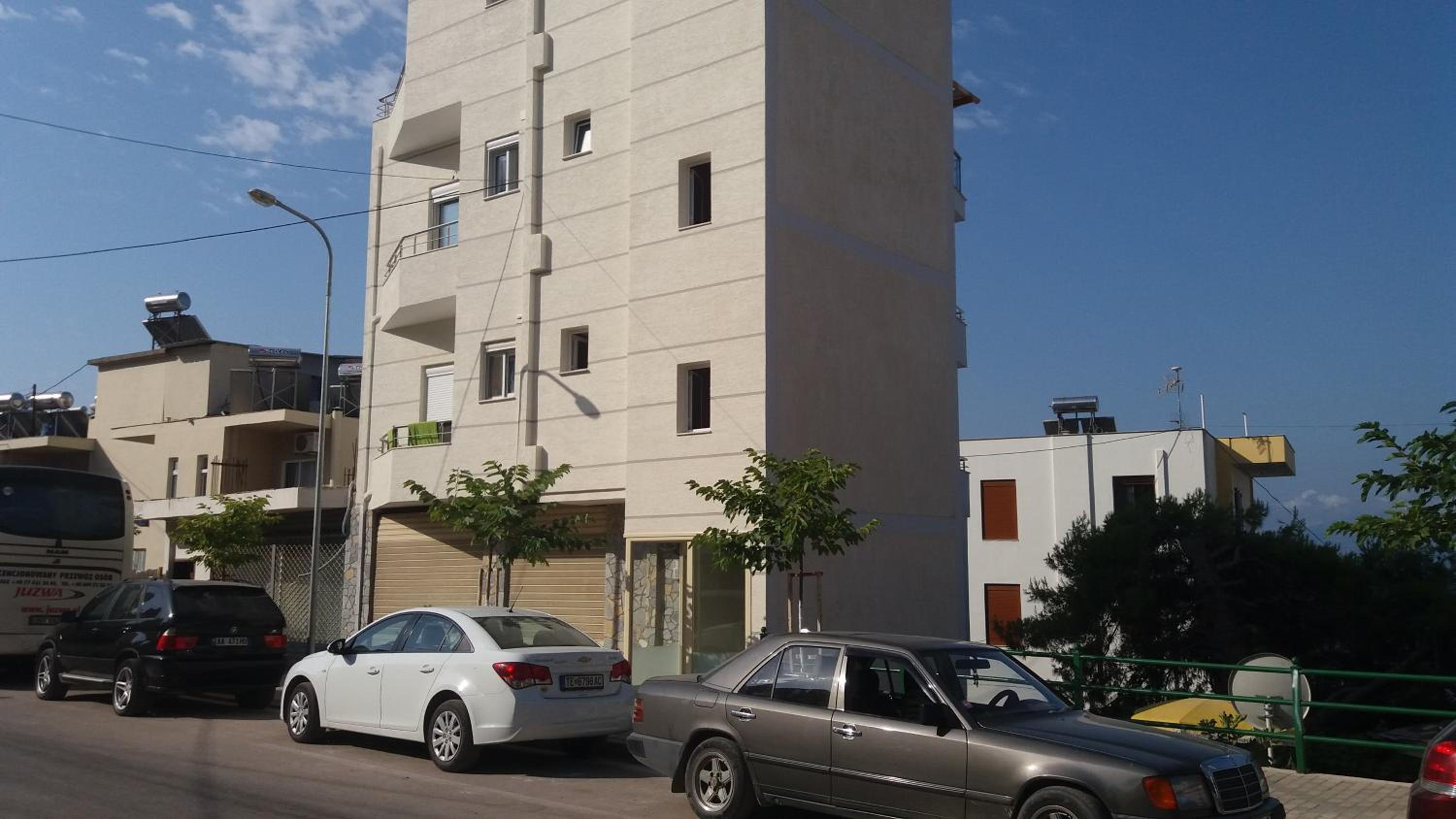 Anna Apartments