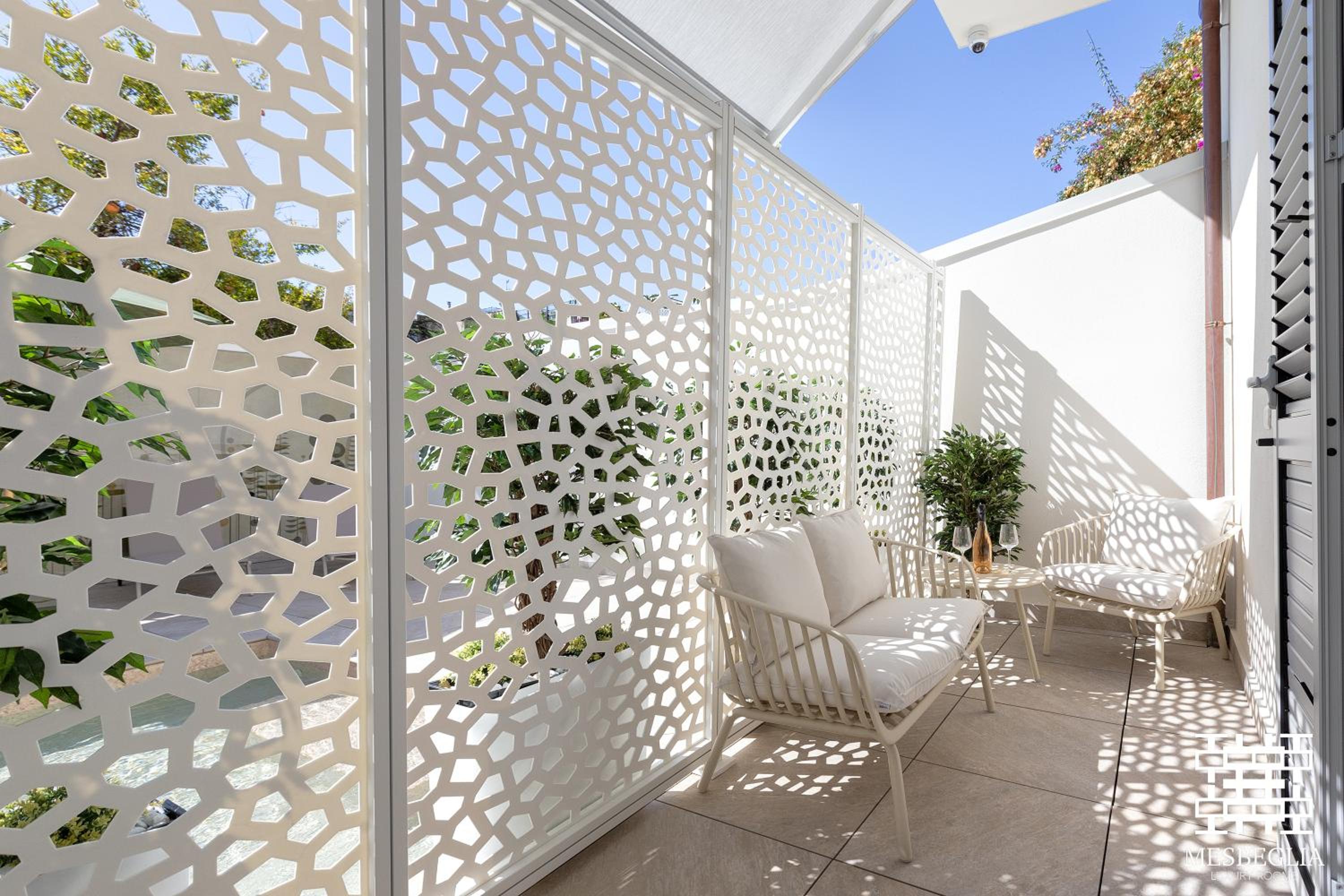 Mesbeglia Luxury Rooms