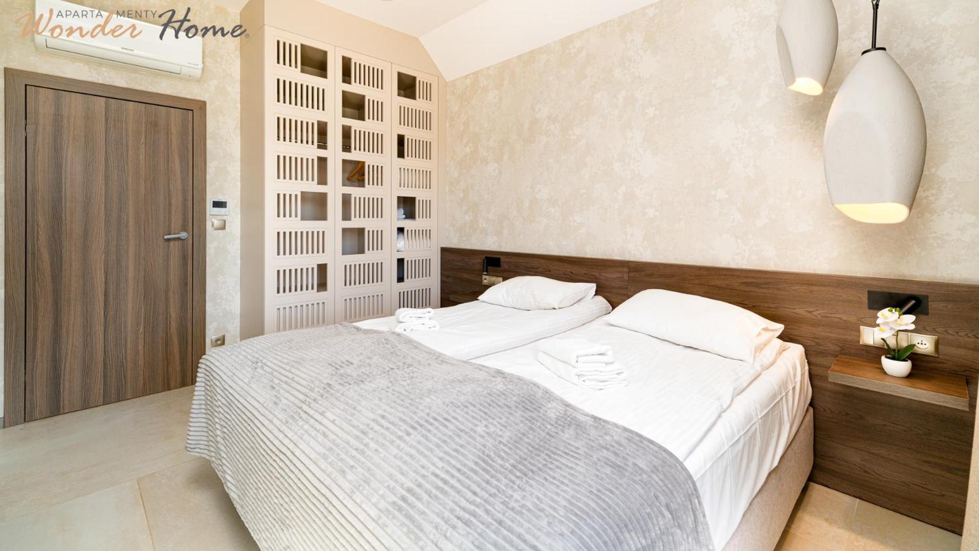 Wonder Hill - bajkowy widok na góry i zalew, strefa wellness na terenie kompleksu