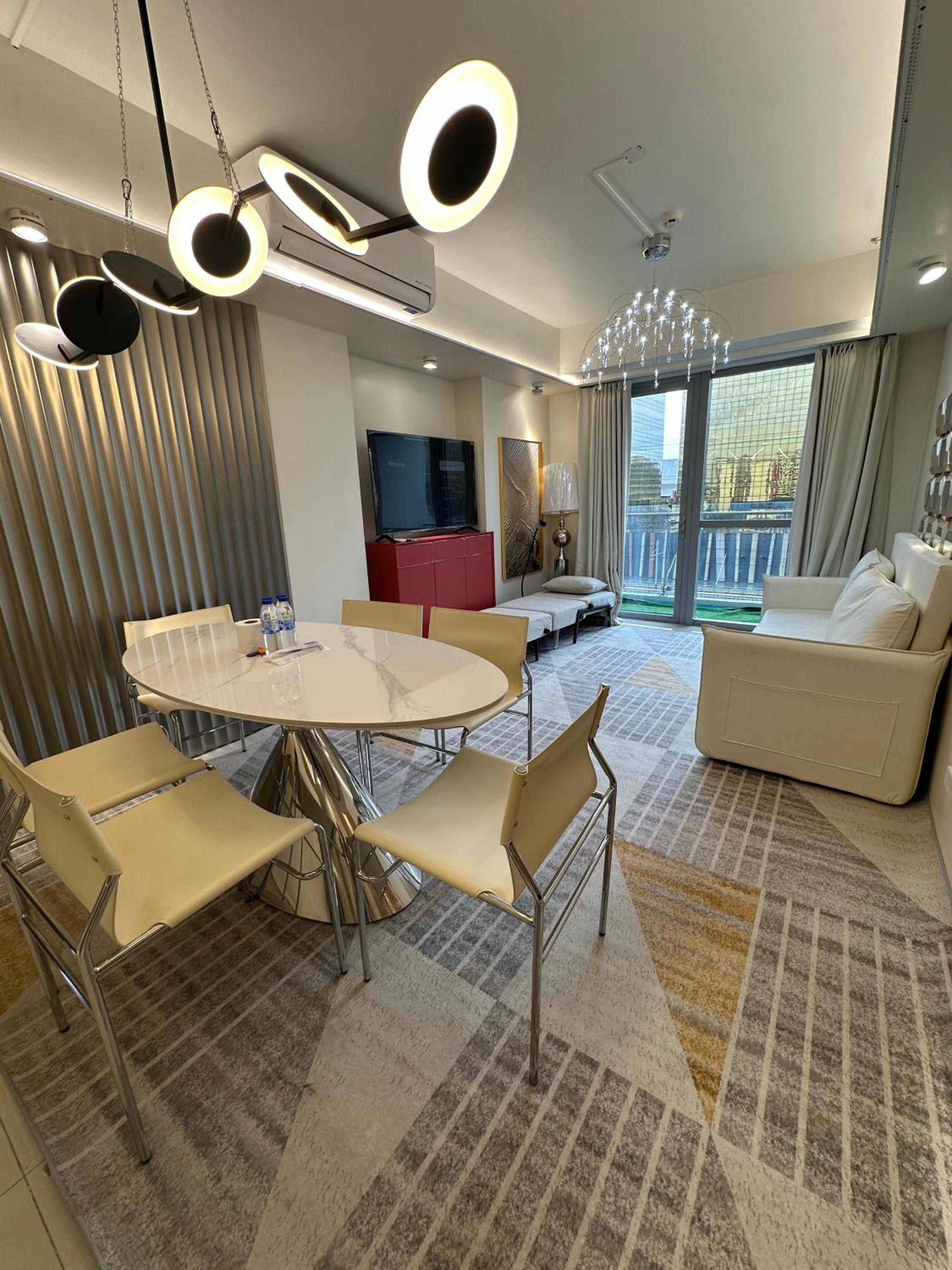 Spacious Unit & High-Floor Hotel near City of Dreams, Airport, Okada, and Solaire Casino