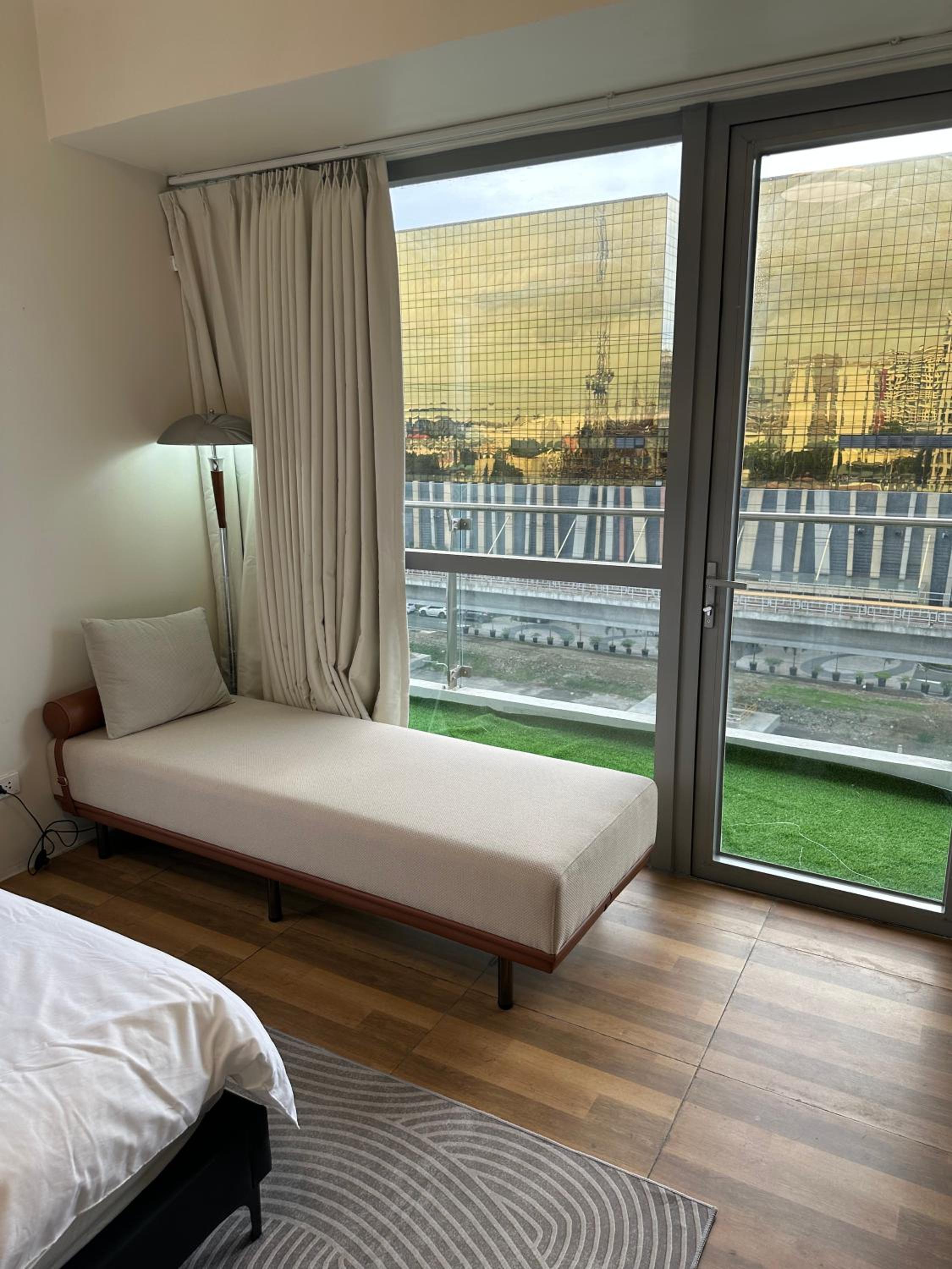 Spacious Unit & High-Floor Hotel near City of Dreams, Airport, Okada, and Solaire Casino