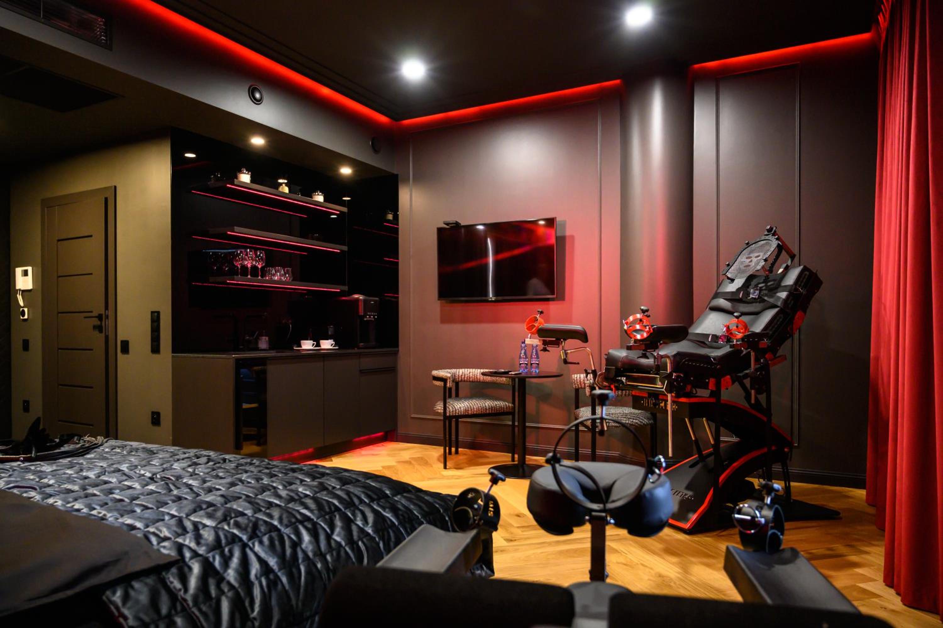 RedRoom