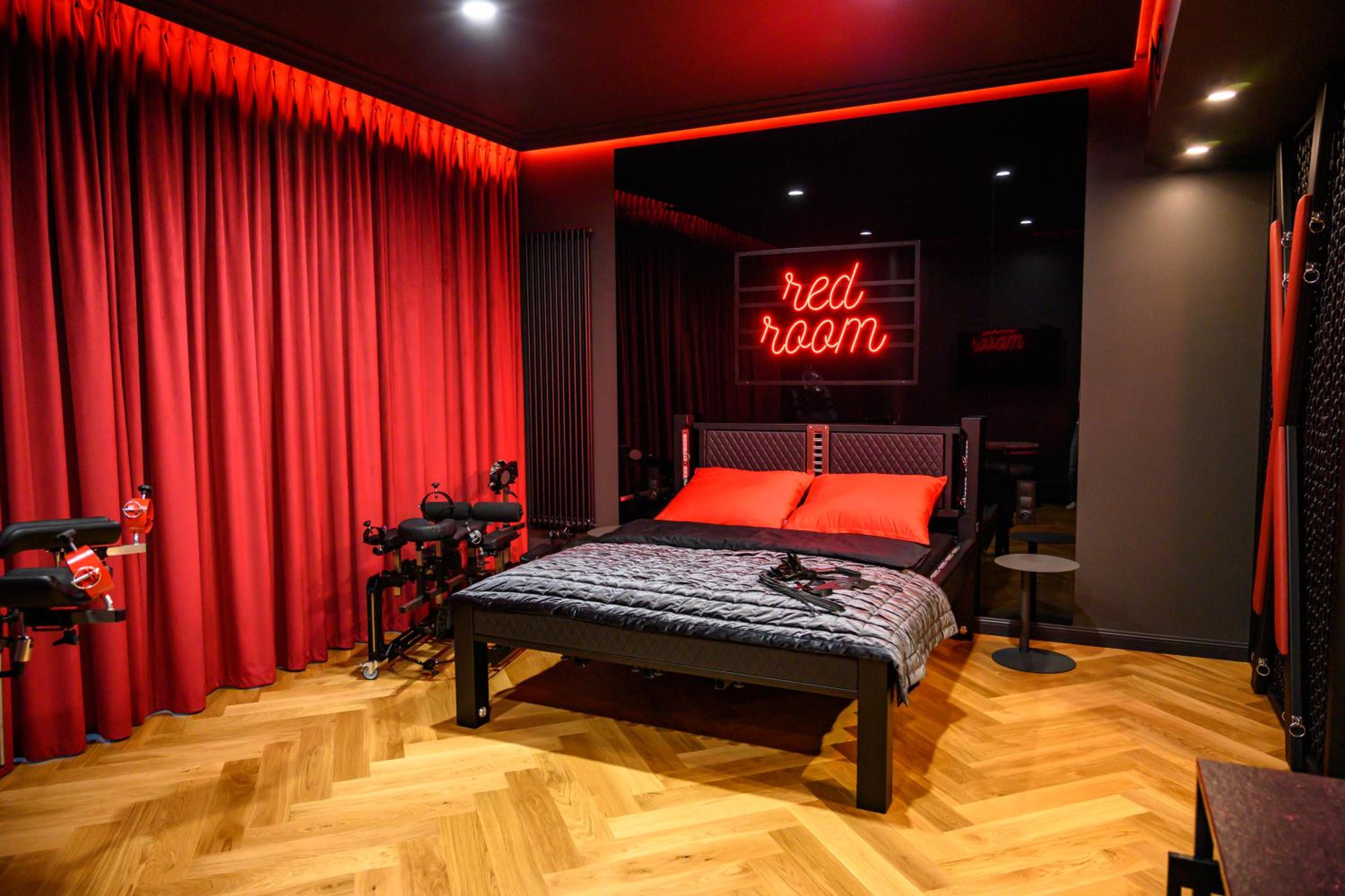 RedRoom