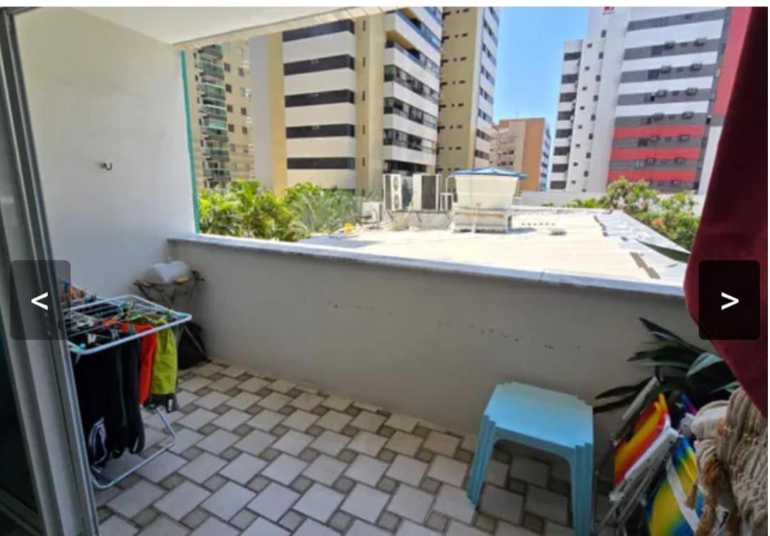 Quartos em Maceio à 100m da praia de Jatiuca, 3 banheiros, 3 quartos um em suite com 1 cama casal, 2 quartos com 2 camas solteiros cada quarto,