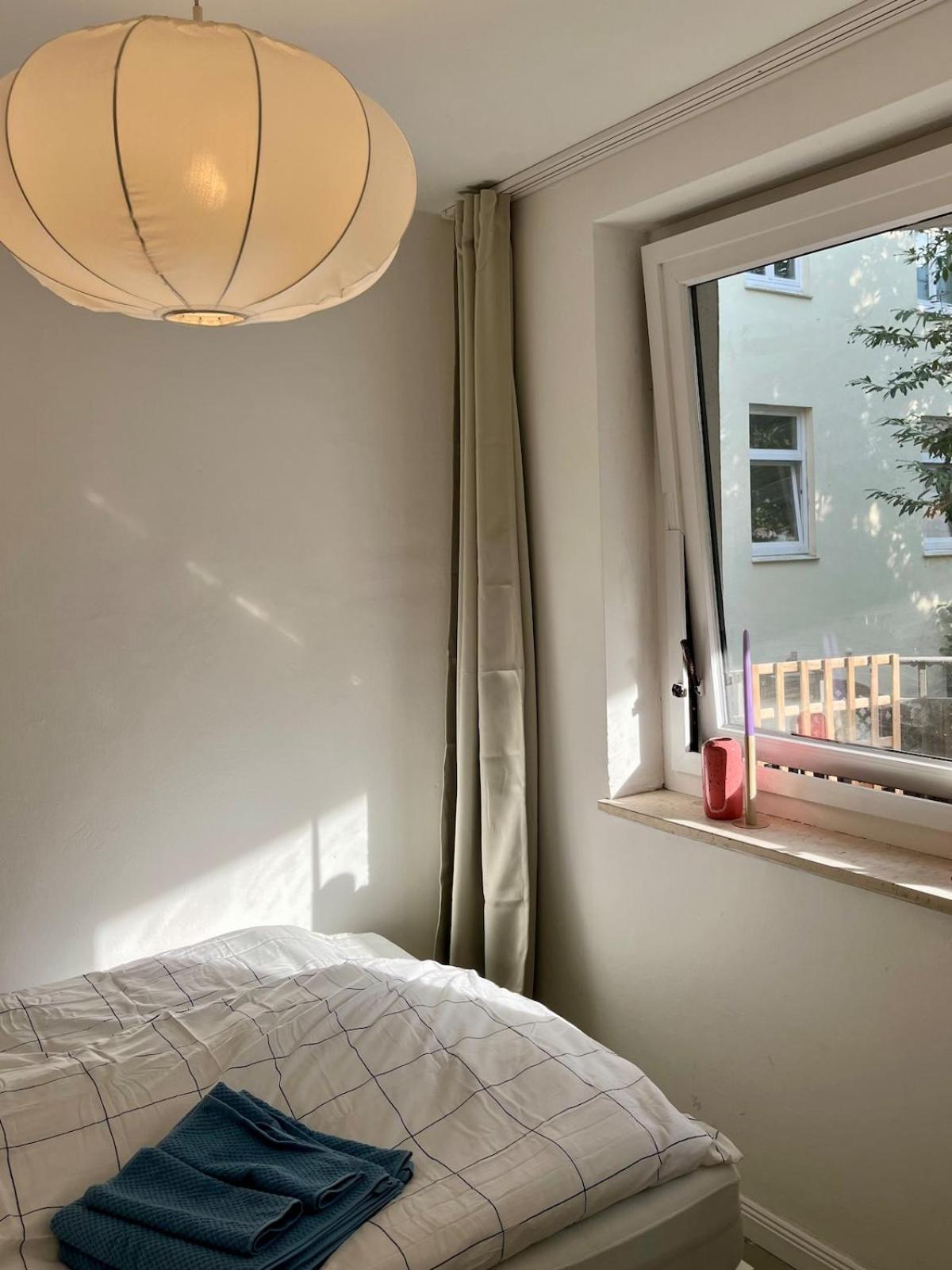 THE GREEN CHAIR Osterstraße - 65qm industrial apartment with balcony for 4-6