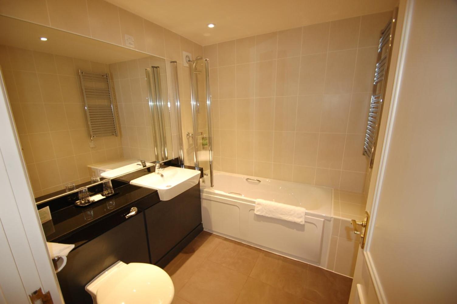 Alcester Vacations - Kings Court Hotel - Property Image 9