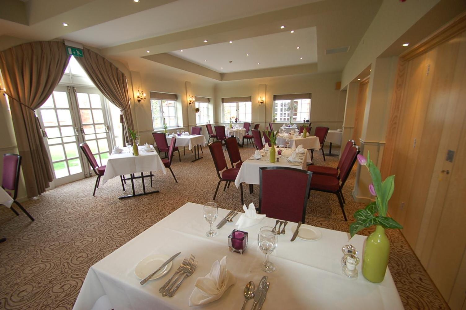 Alcester Vacations - Kings Court Hotel - Property Image 2