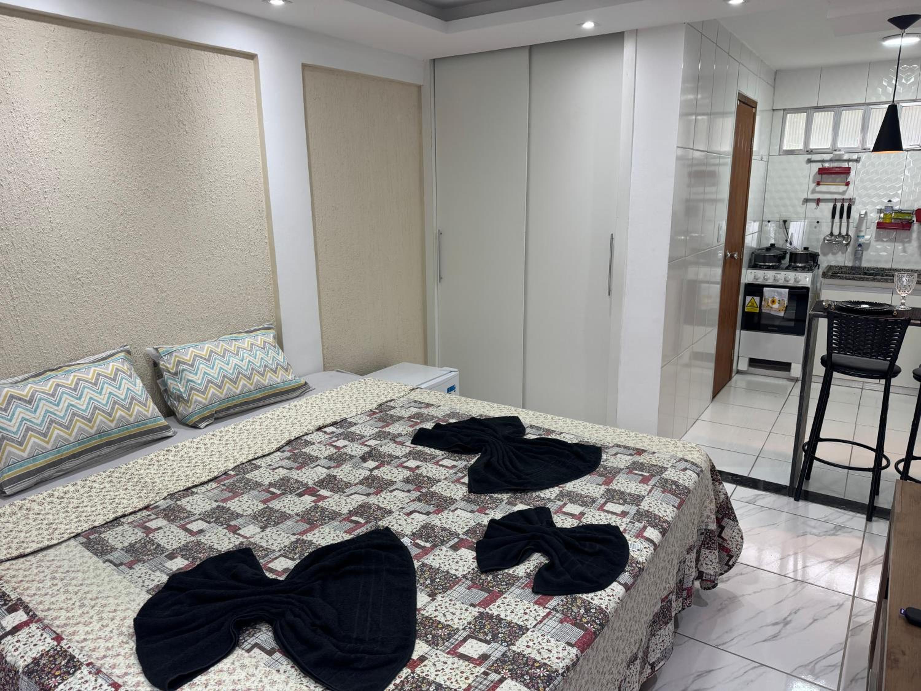 Loft em condomínio próximo à entrada da cidade