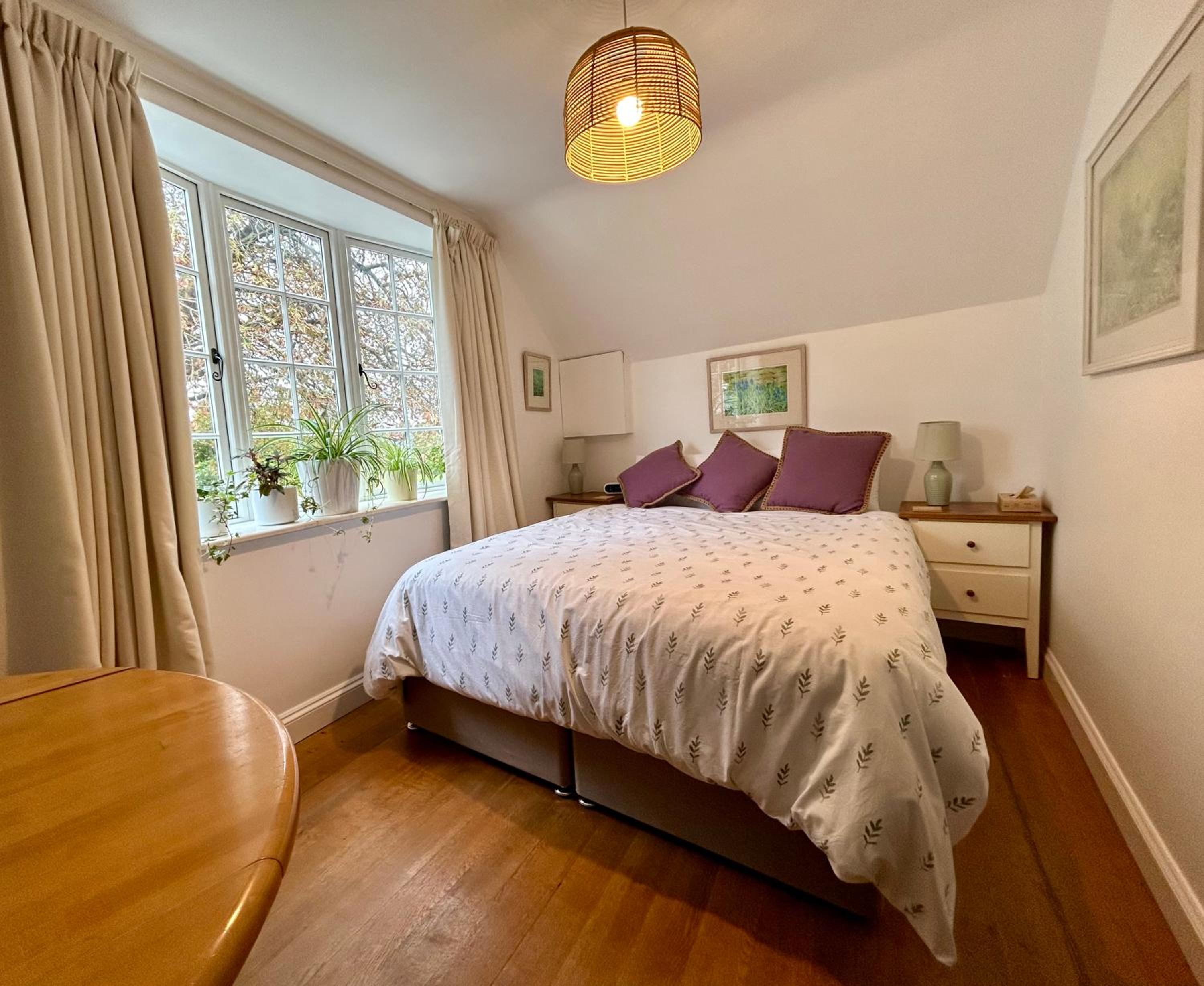 Apartment above Samantha Dadd Art Studio - in the Cotswolds