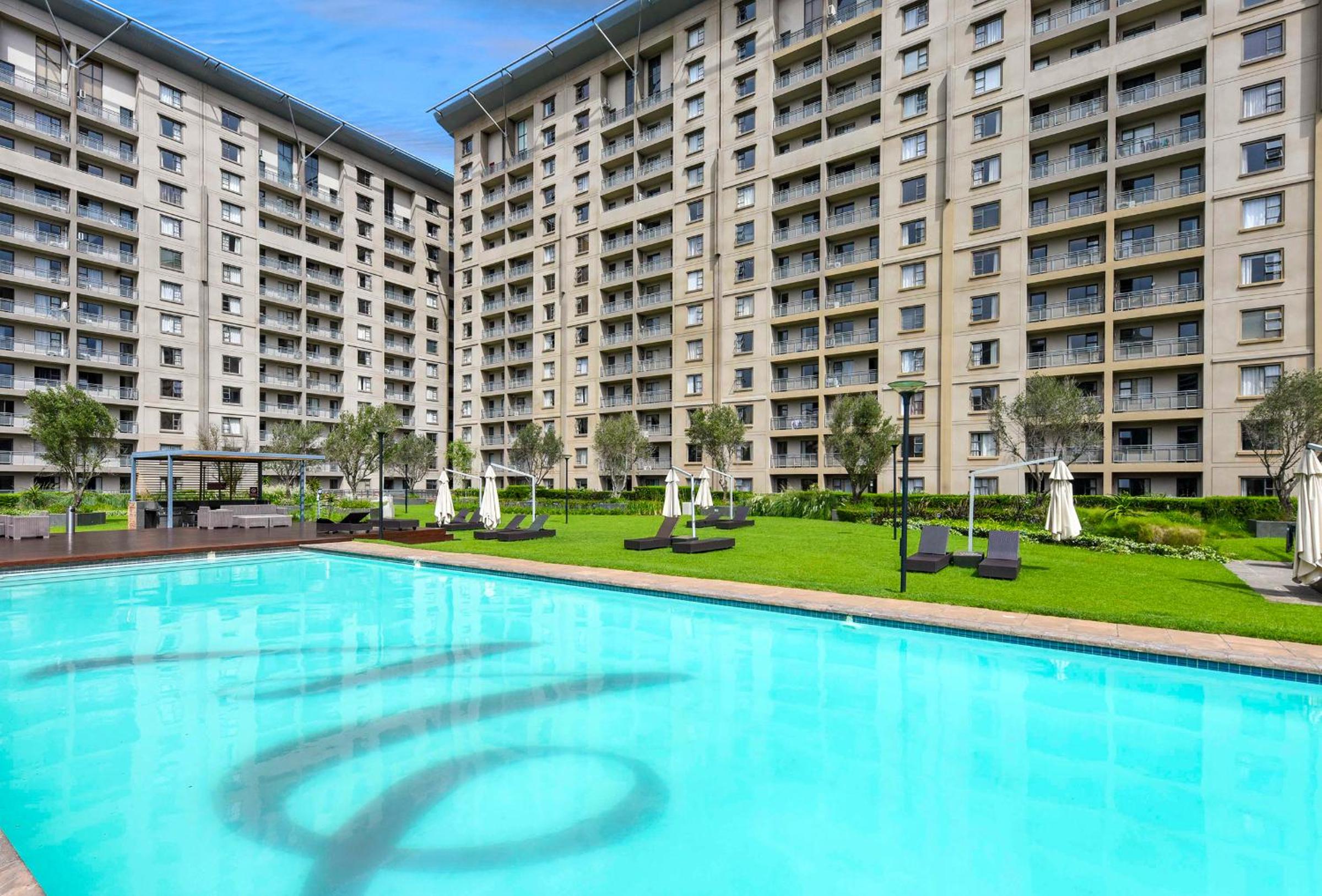 Westpoint Sandton Prime with hotel pool